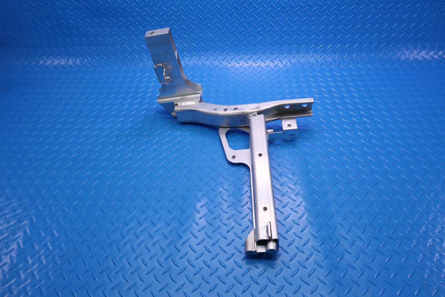 Rolls Royce Ghost Wraith Dawn front center cross member radiator support #12653