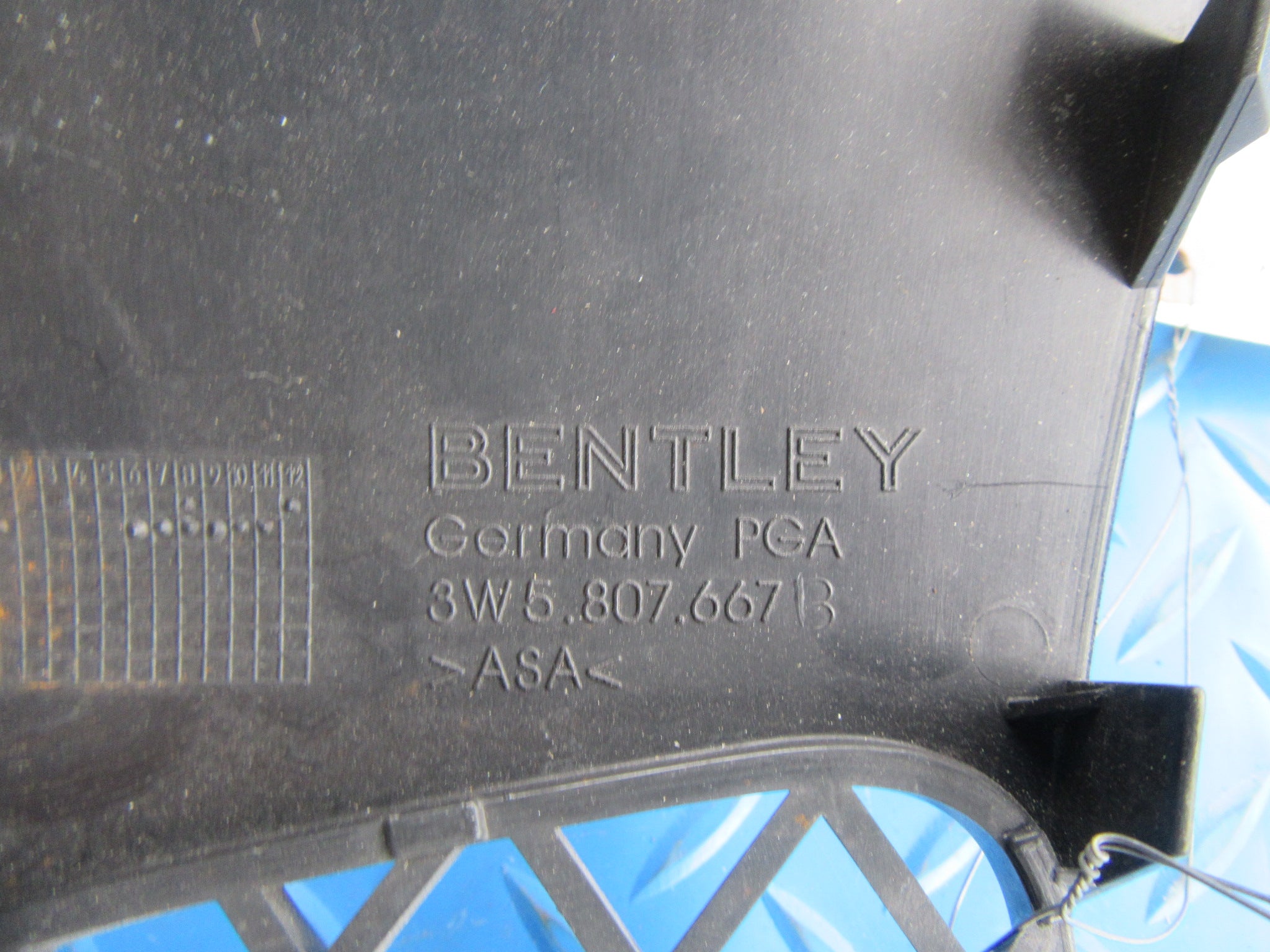 Bentley Continental Flying Spur front bumper center grille #2169