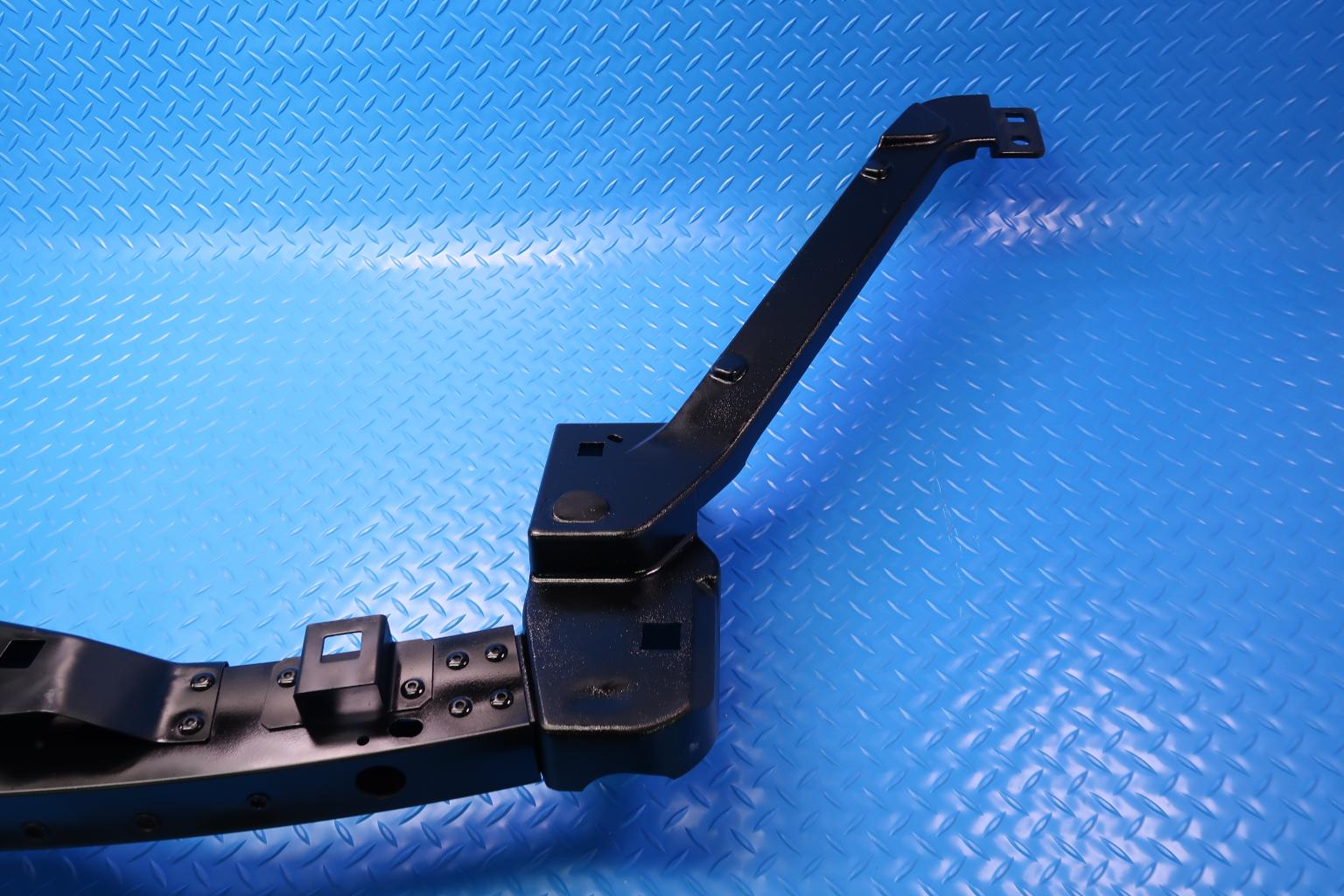 Maserati Quattroporte front cross member #12661