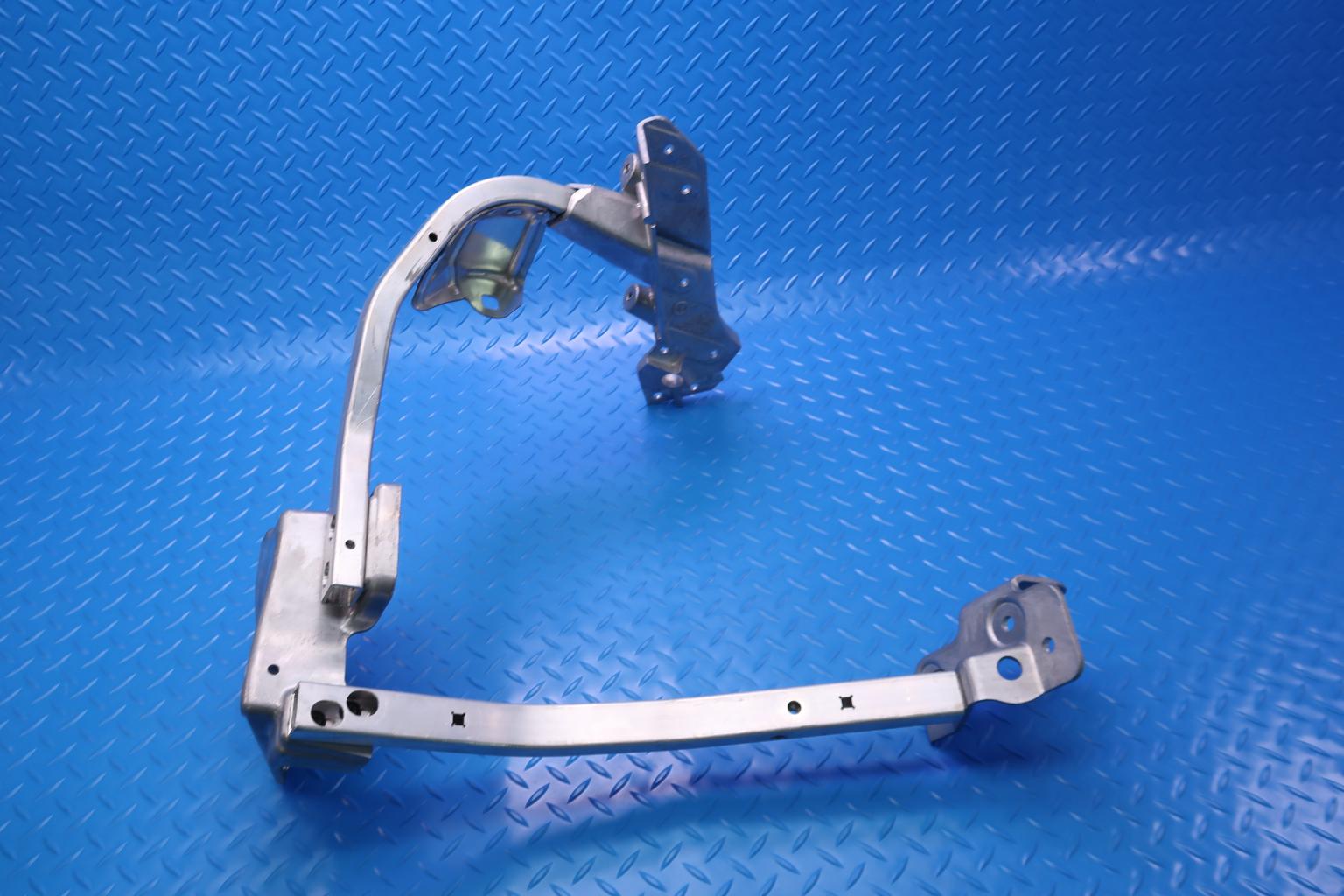 Bentley Bentayga left headlight cross support bracket #12666
