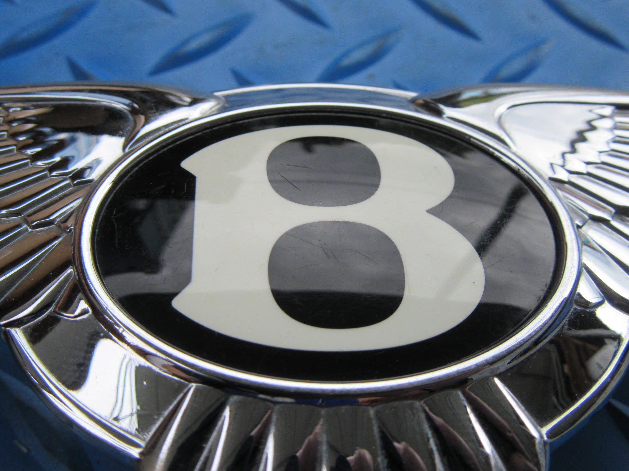 Bentley Continental GT GTC Flying Spur trunk switch badge wings emblem #1940