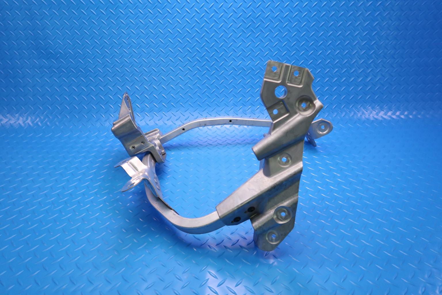 Bentley Bentayga left headlight cross support bracket #12663