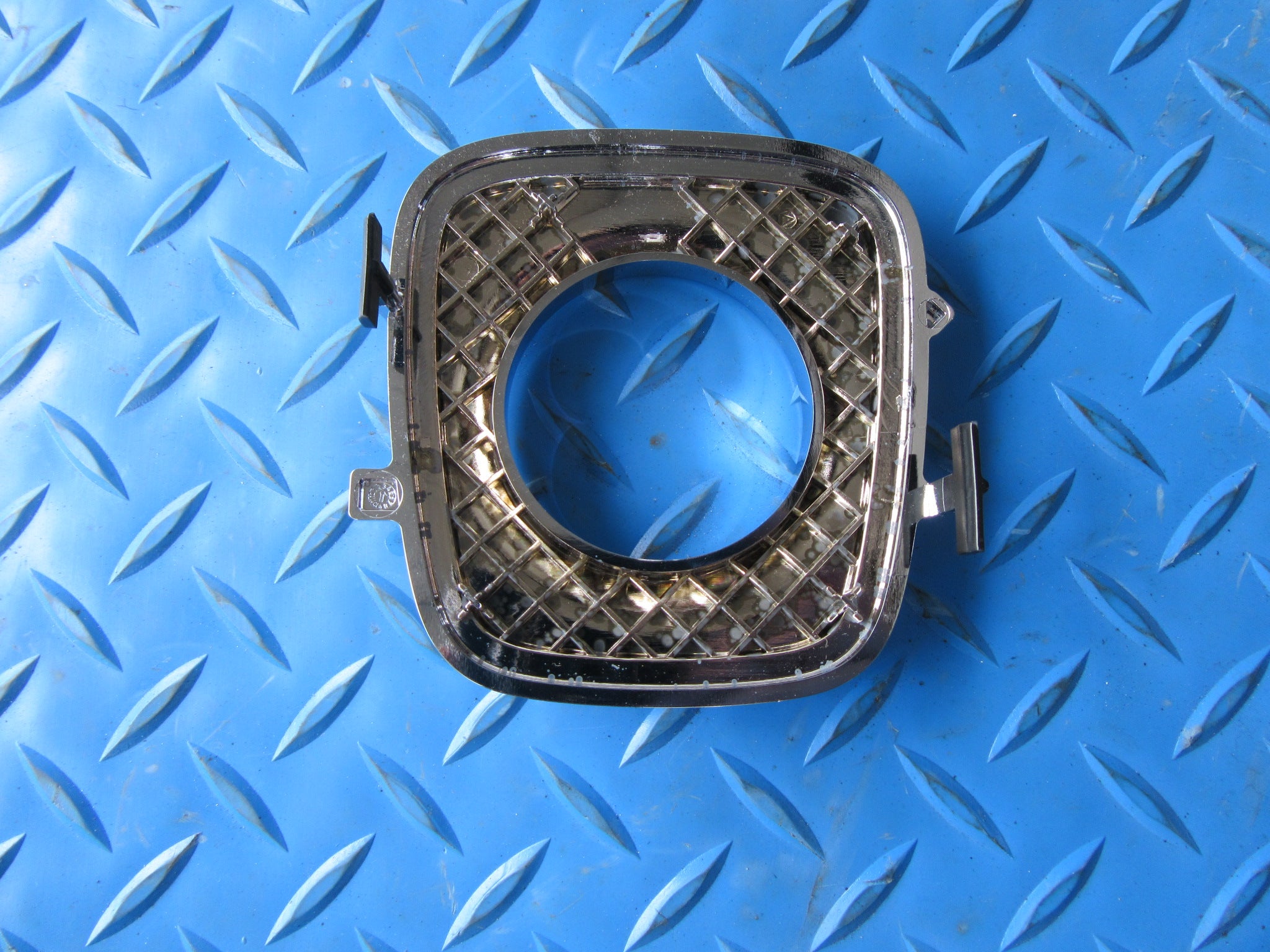 Rolls Royce Ghost Wraith Dawn mascot chrome trim ring #2068