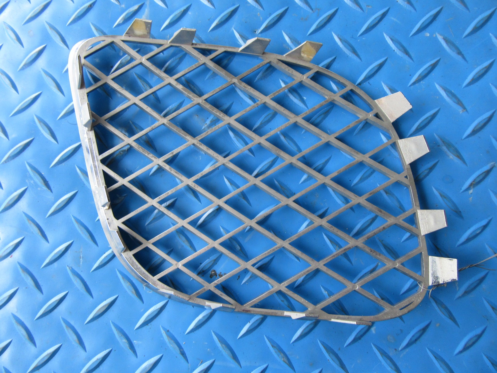 Bentley Continental Flying Spur Facelift front bumper left chrome grille #2065