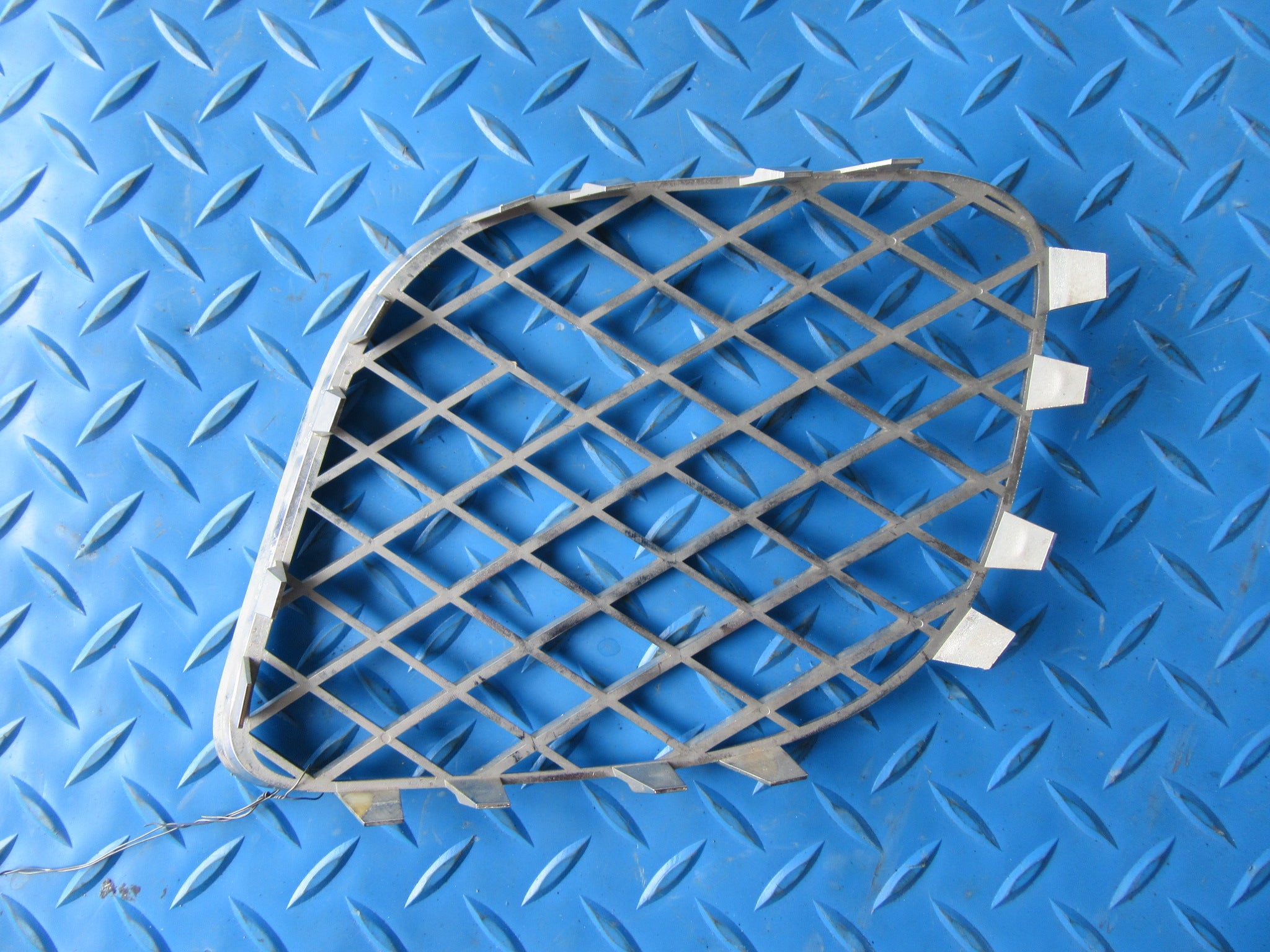 Bentley Continental Flying Spur Facelift front bumper right chrome grille #2064