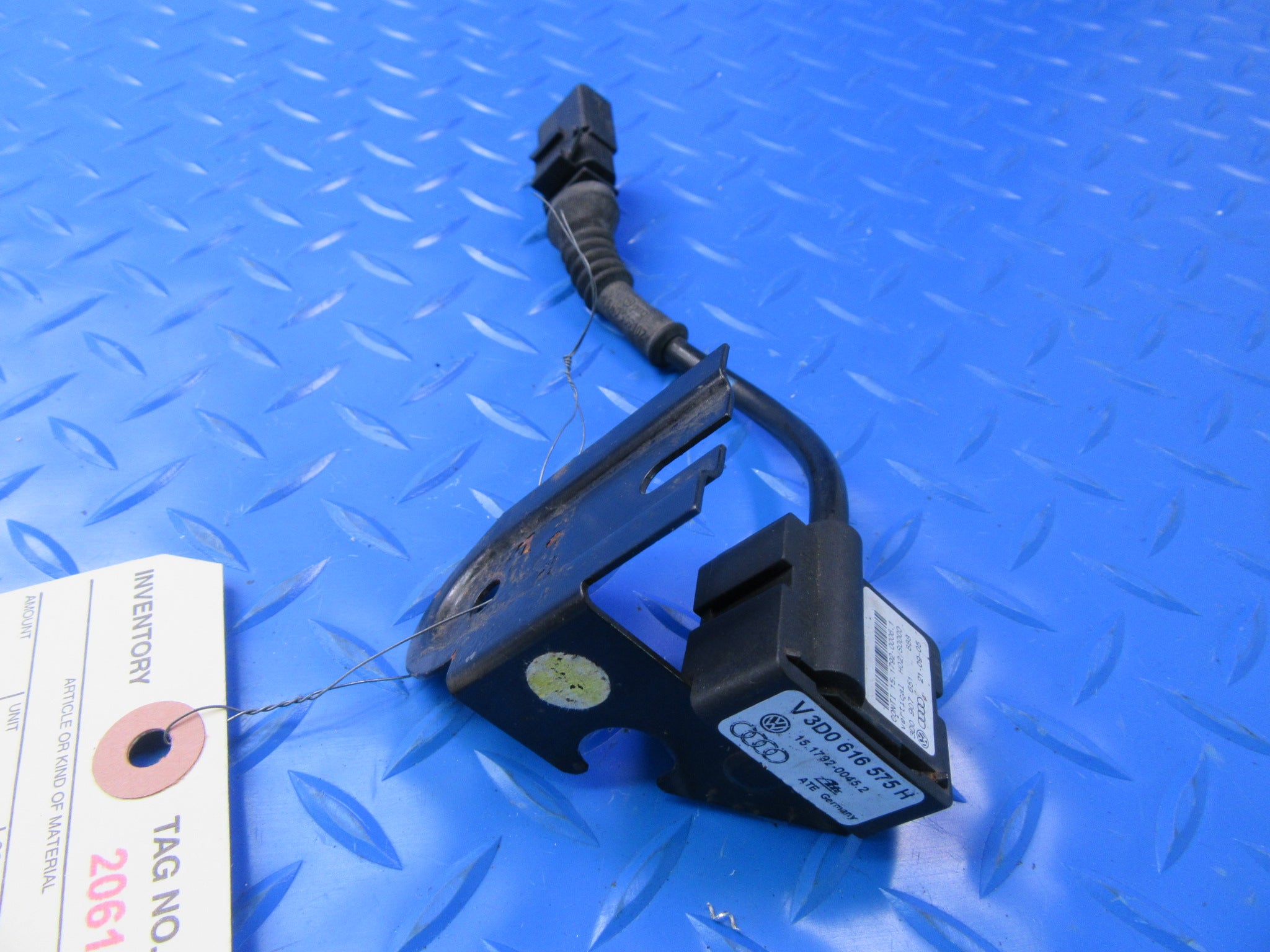 Bentley Continental Flying Spur GT GTC left front acceleration sensor #2061
