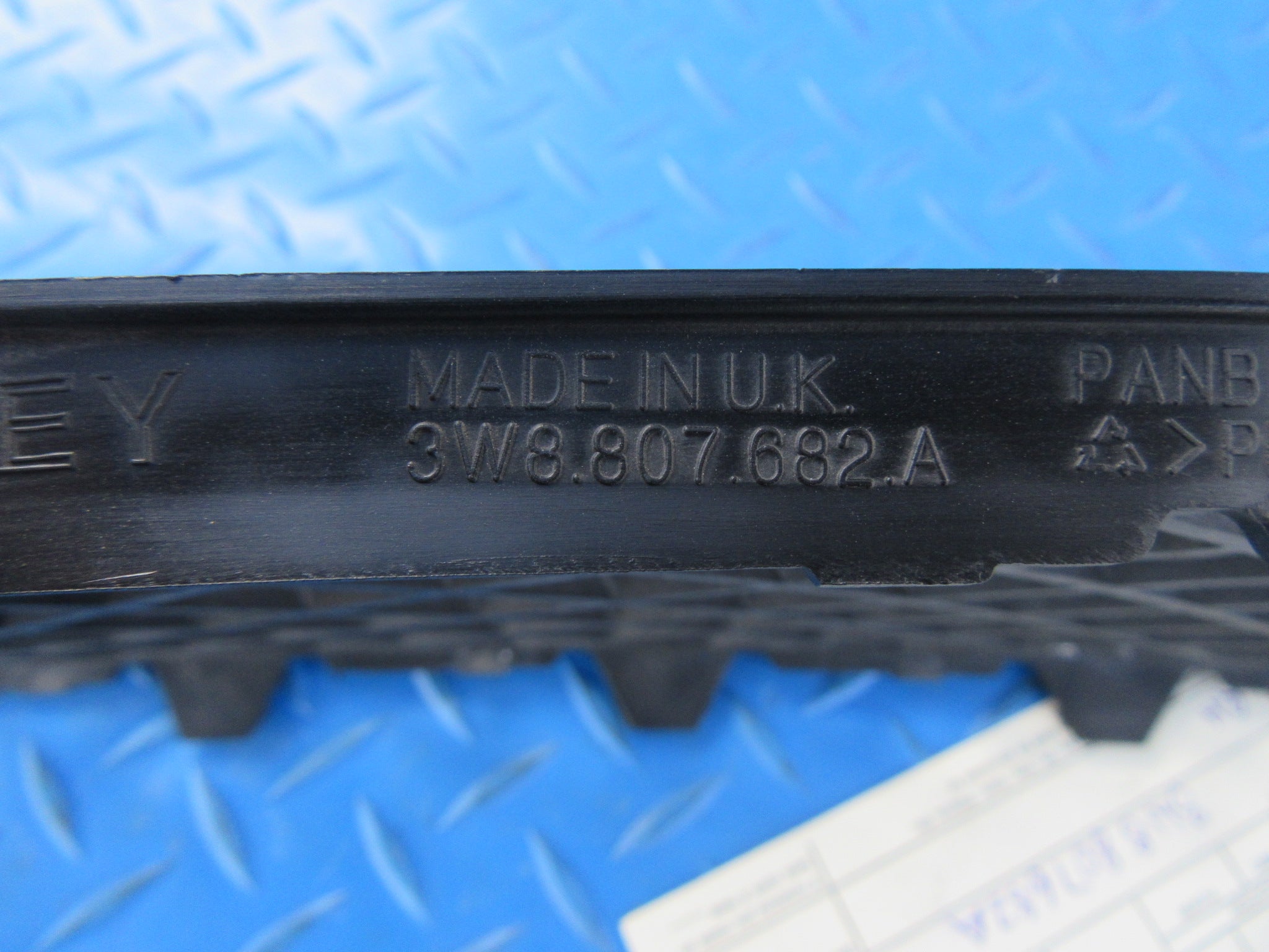 Bentley Continental GT GTC right front bumper grille #2044