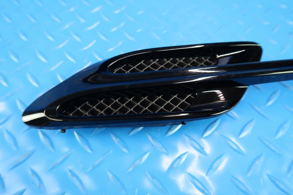 Bentley Continental Gt Gtc black right fender air vent grill 1pc #12301