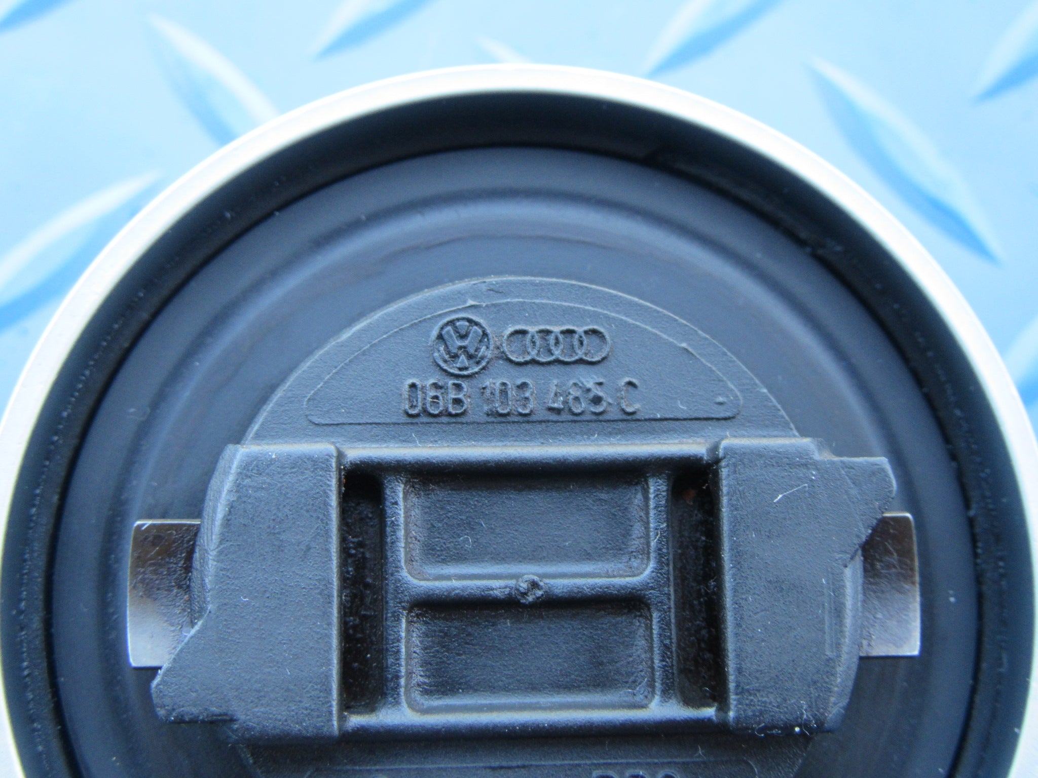 Bentley Continental GT GTC Flying Spur engine oil cap #2037