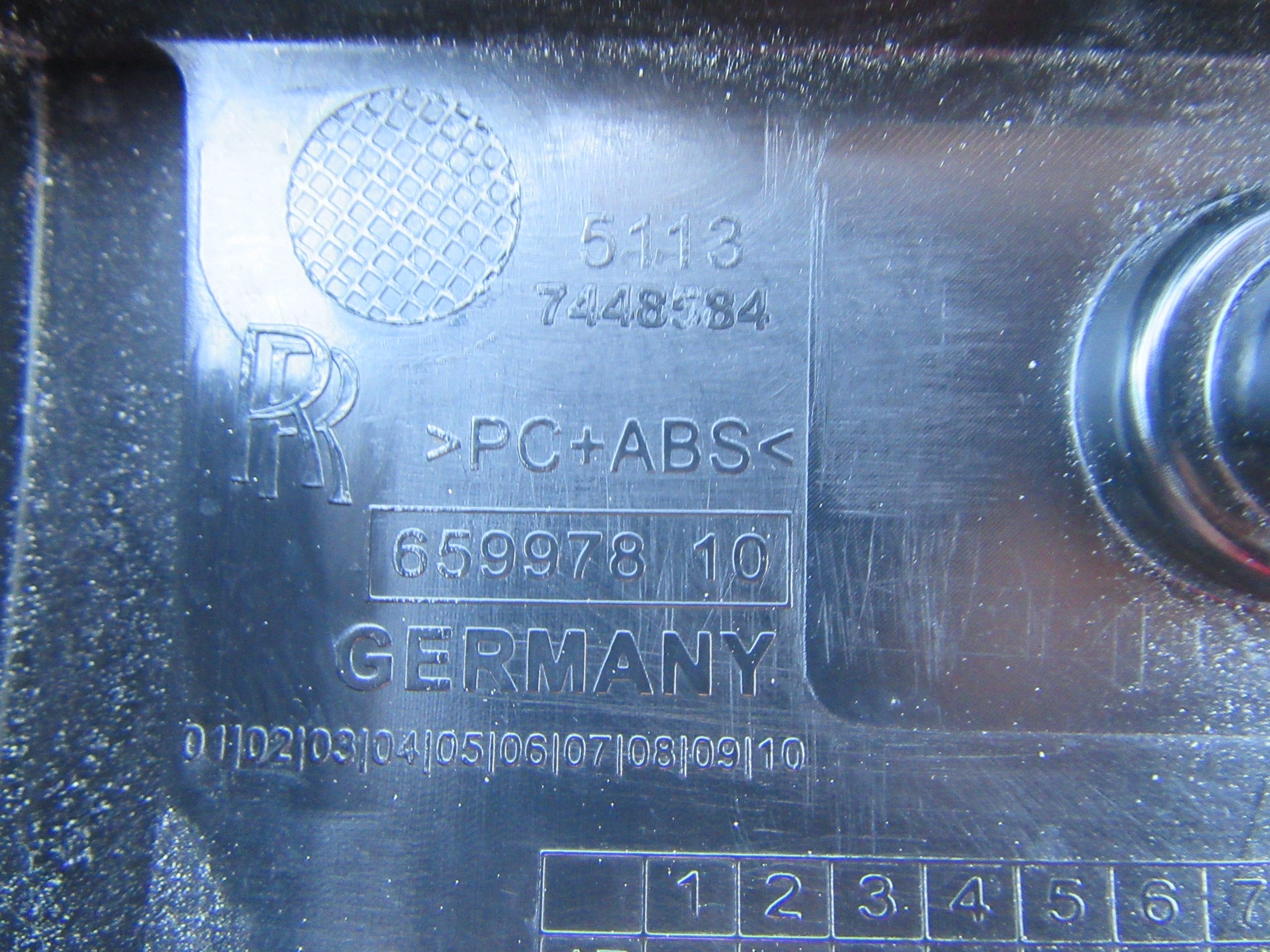 Rolls Royce Cullinan right rear door rub strip trim #2086