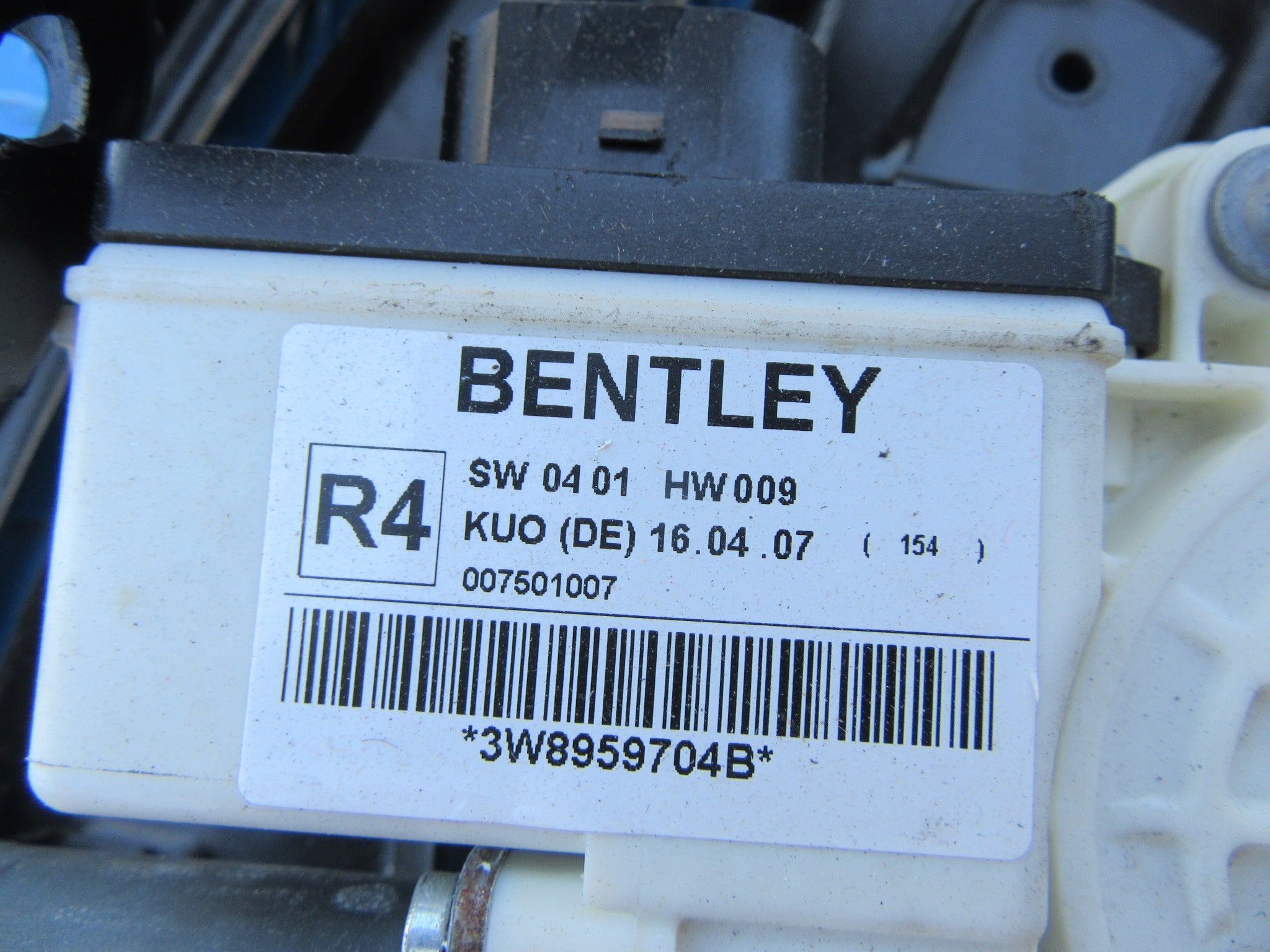 Bentley Continental GT right rear window regulator with motor #2026