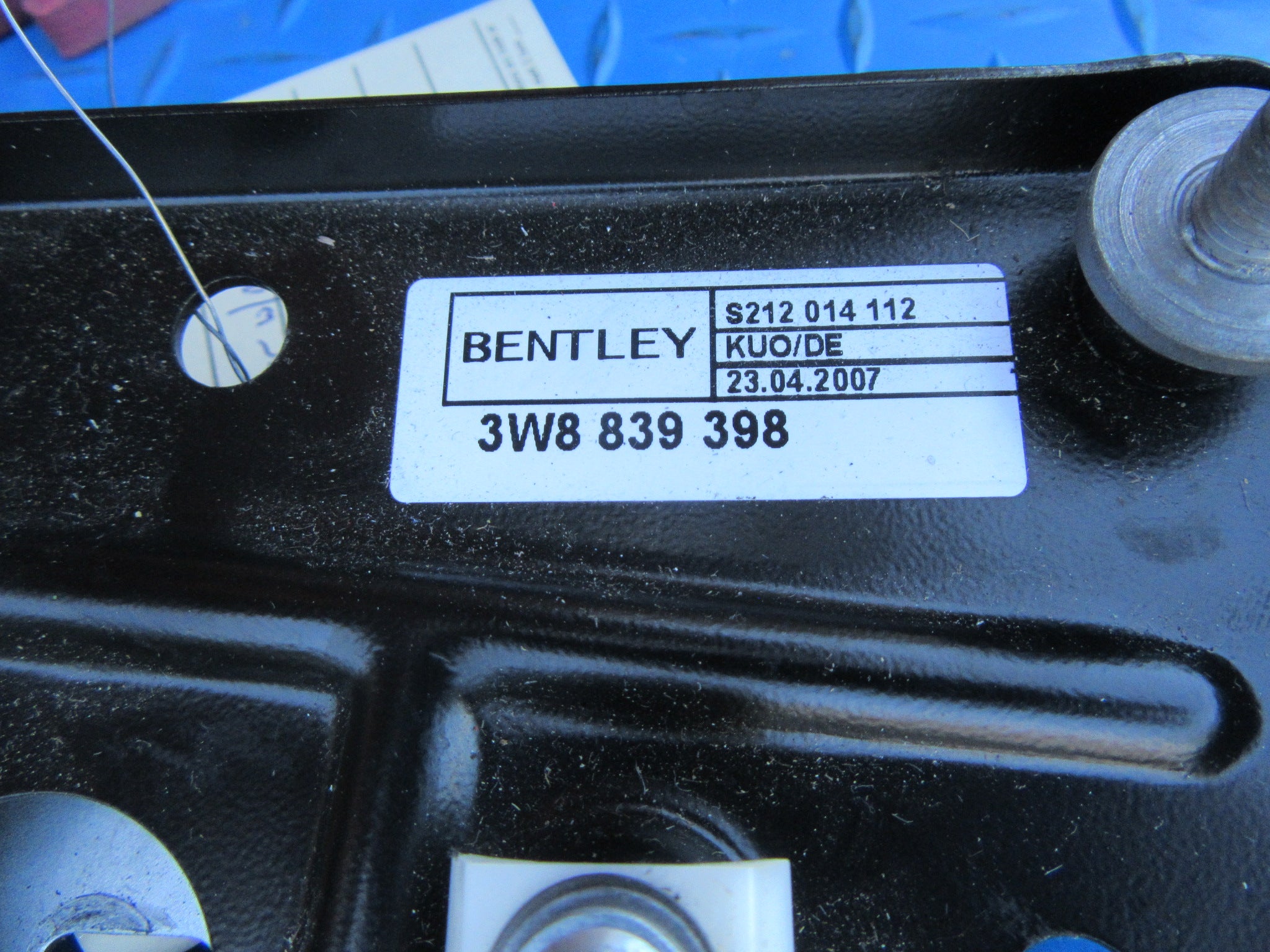 Bentley Continental GT right rear window regulator with motor #2026