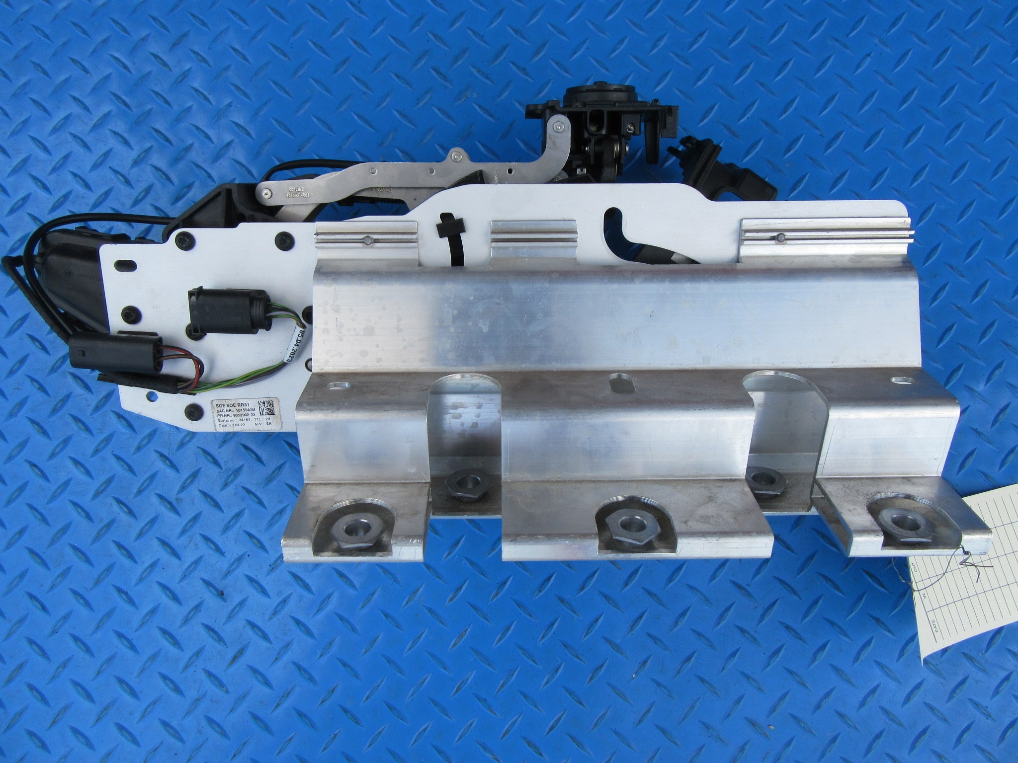 Rolls Royce Cullinan RR31 mascot lift mechanism #2021