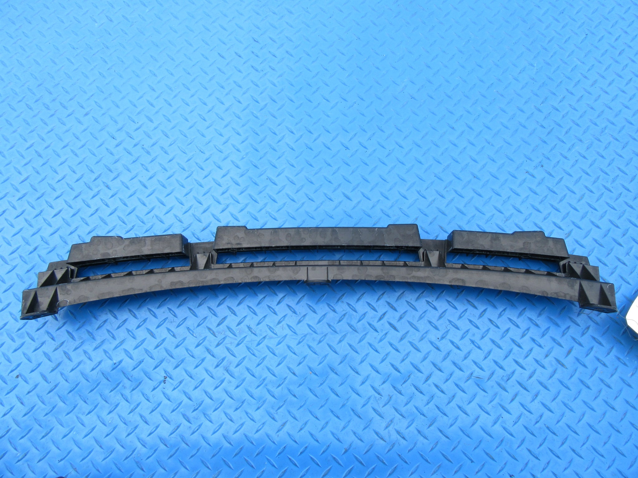 Rolls Royce Cullinan front bumper retaining strip #2013