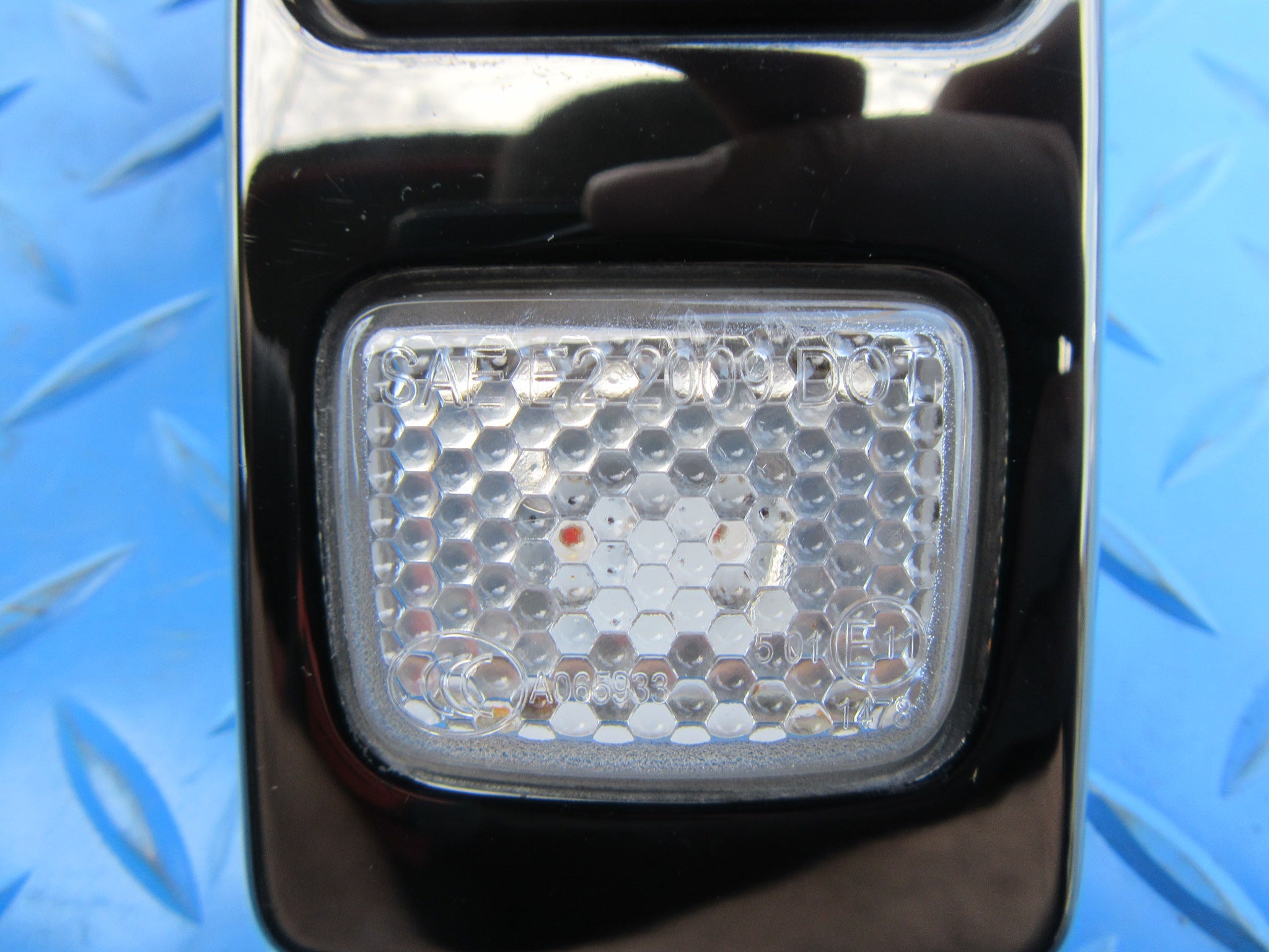 Rolls Royce Cullinan Spectre Ghost RR21 Black Badge side marker emblem #2018
