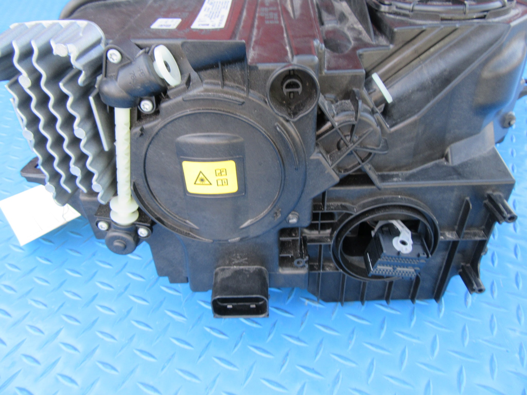 Rolls Royce Cullinan left headlight #2020