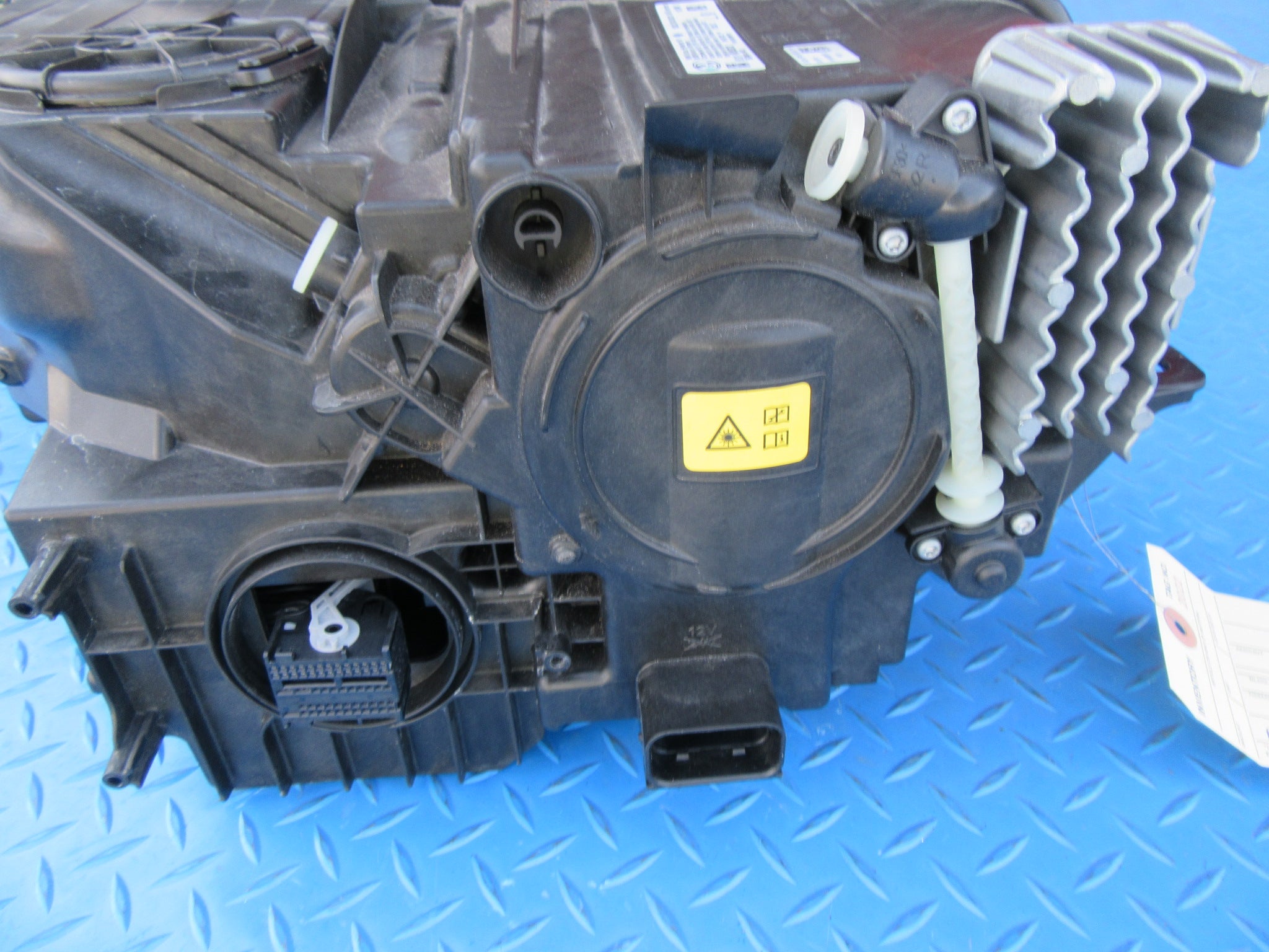 Rolls Royce Cullinan right headlight #2022