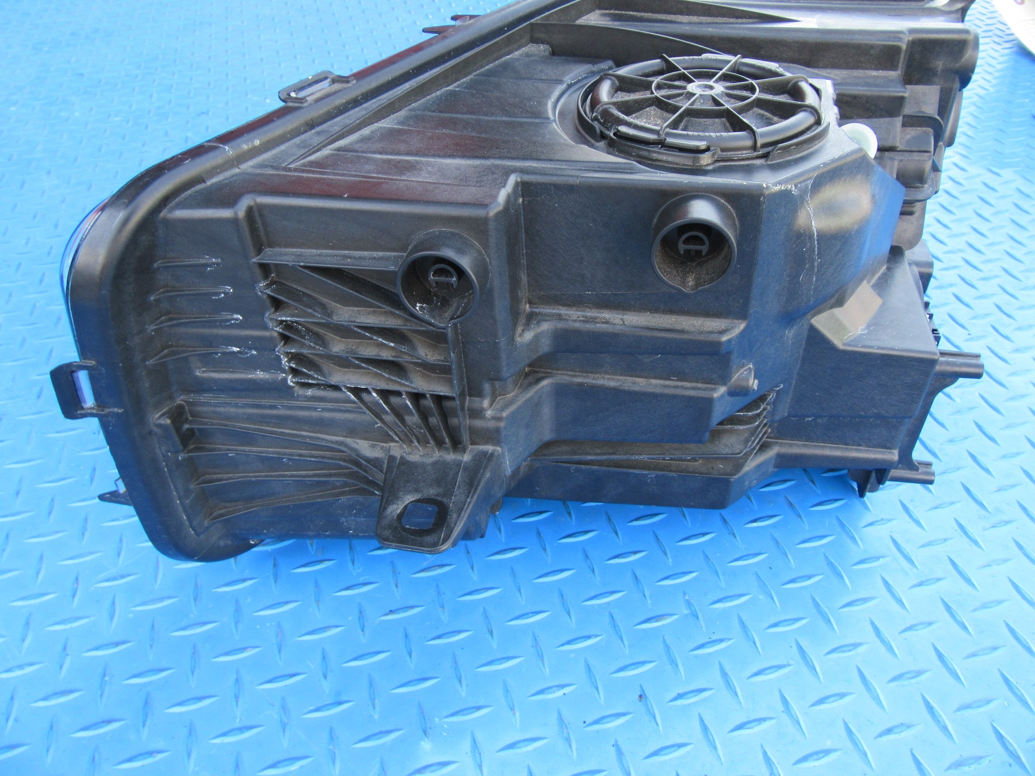 Rolls Royce Cullinan right headlight #2022