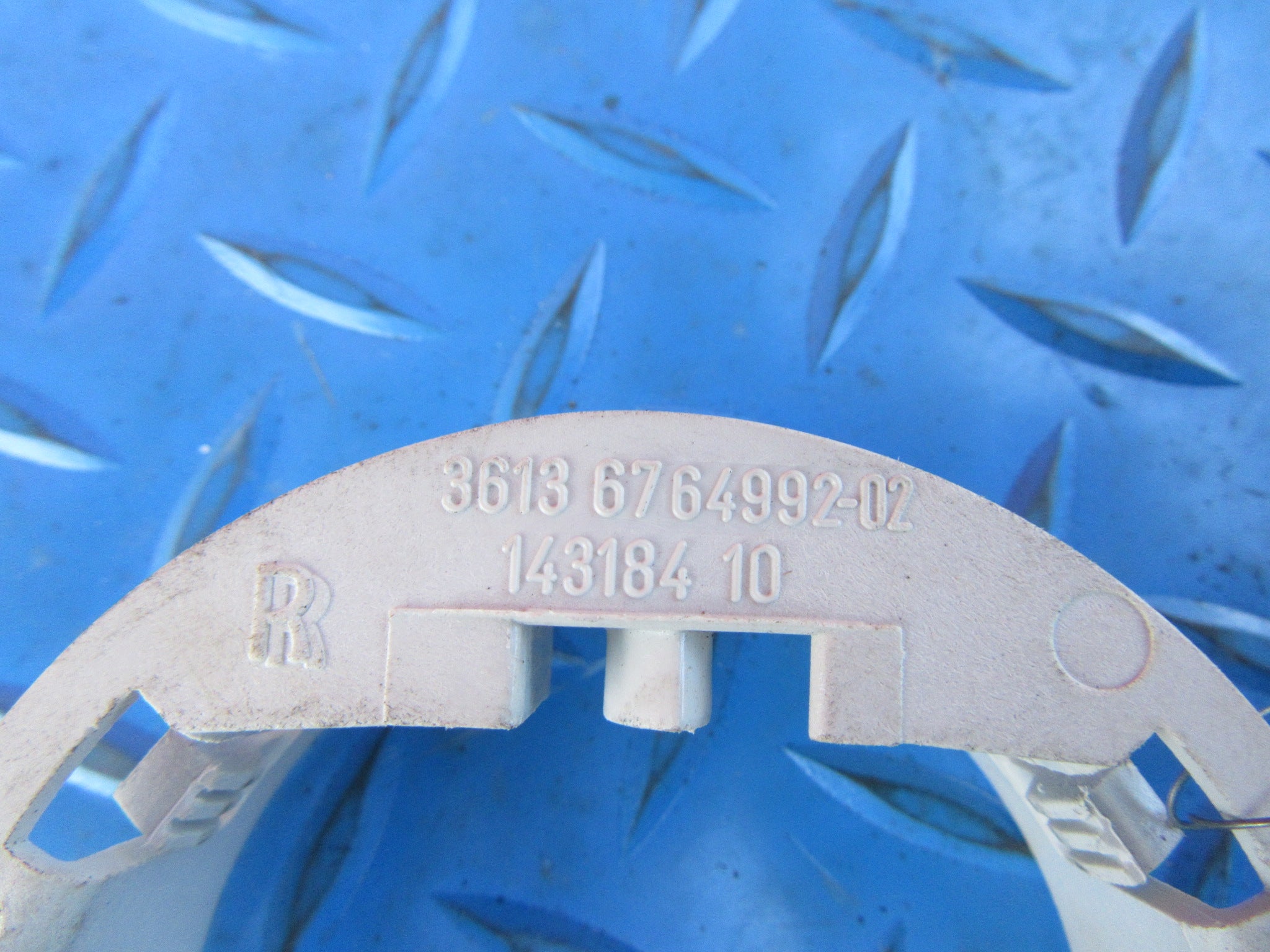 Rolls Royce Phantom hub cap supporting adapter ring #2002