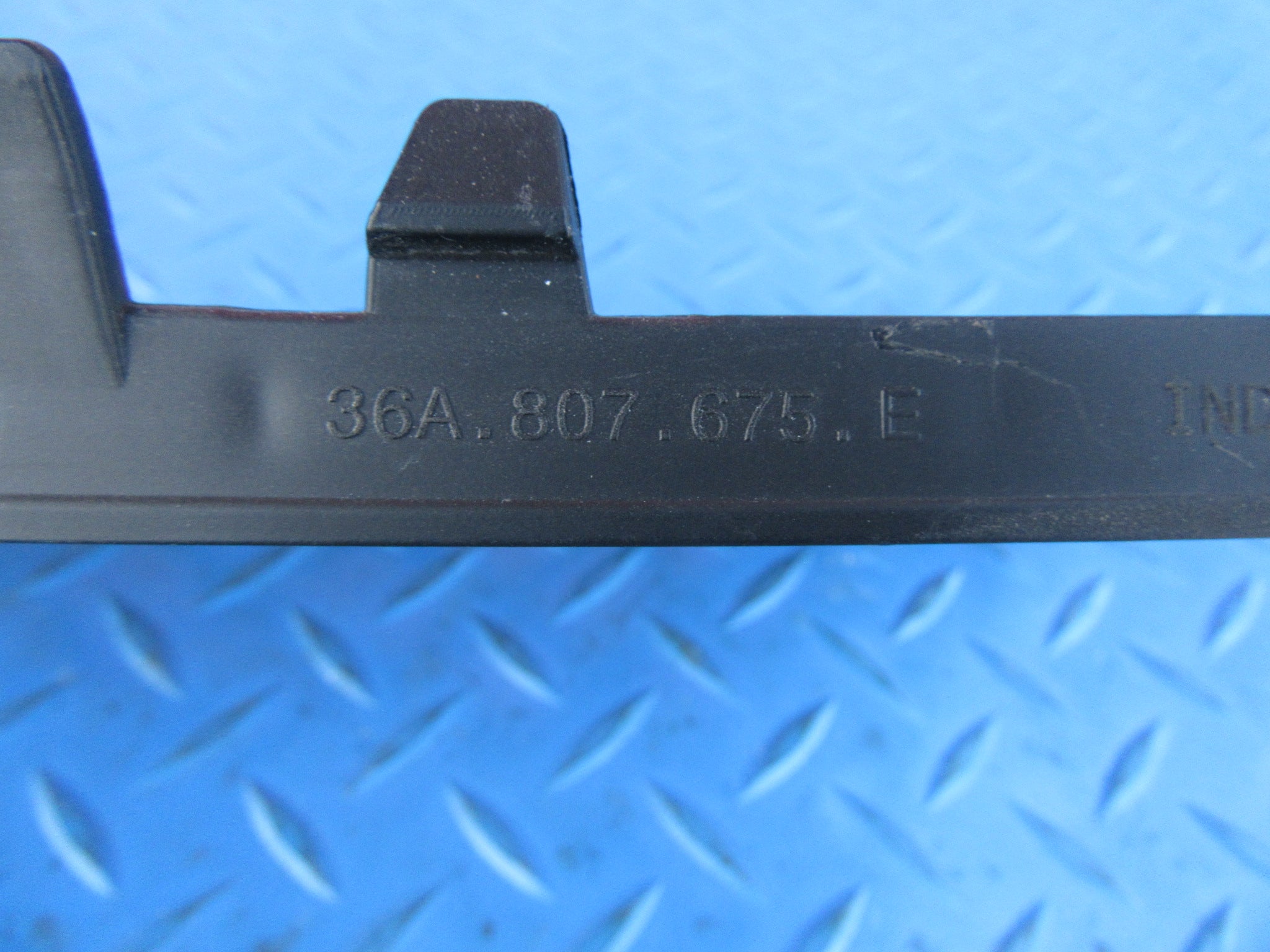 Bentley Bentayga left front bumper black grille #2085