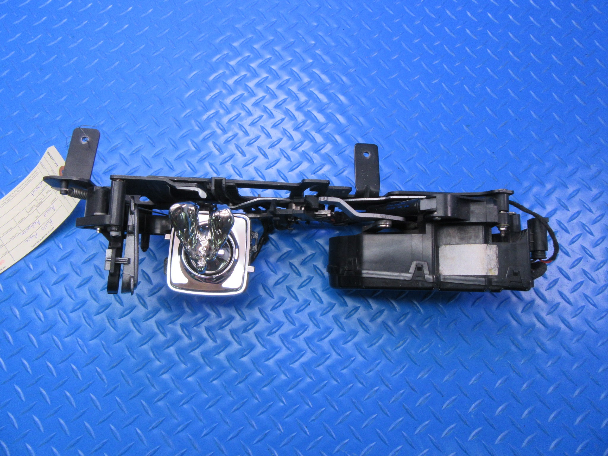 Rolls Royce Cullinan left rear bumper end panel #0065