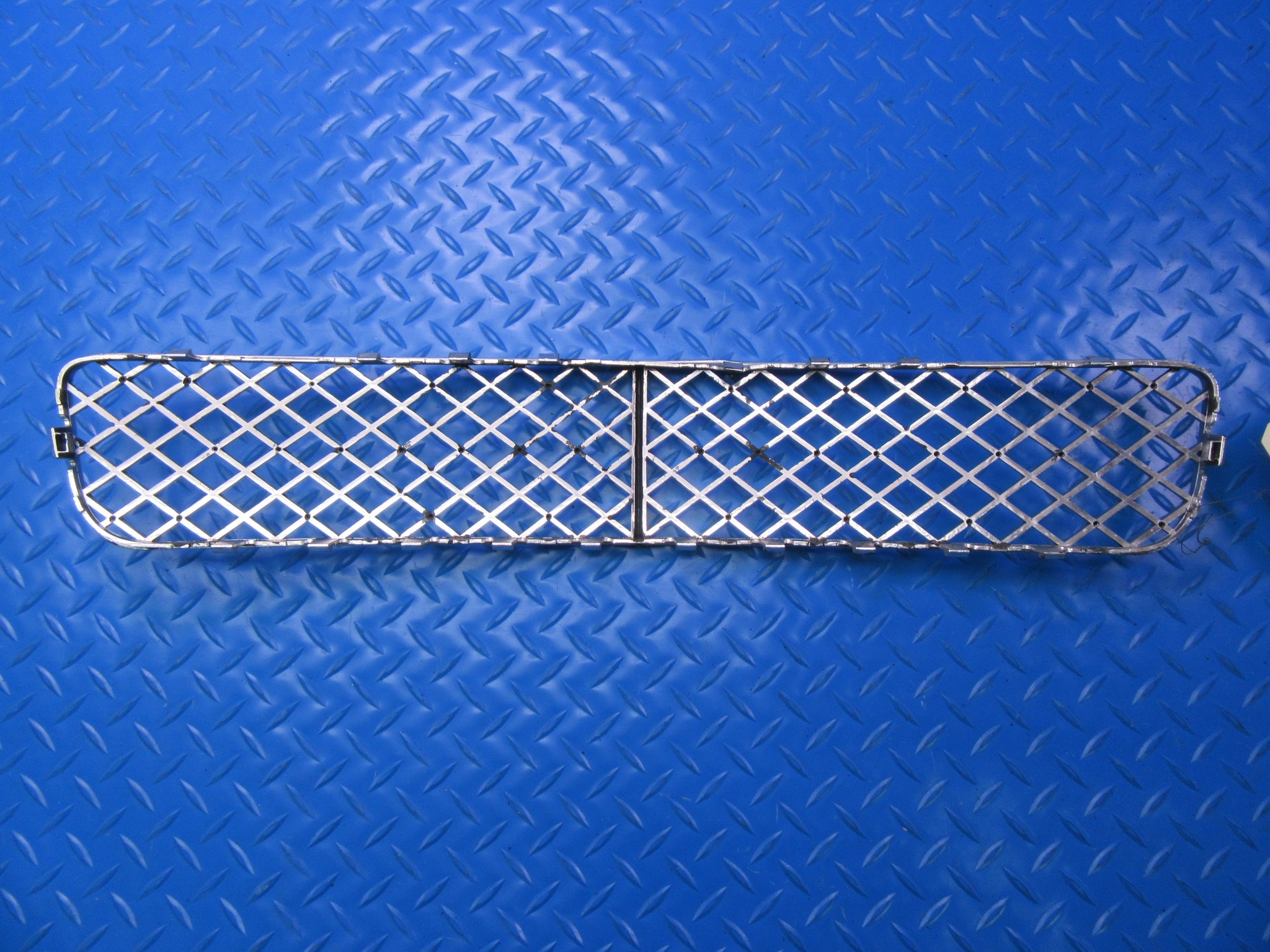 Bentley Continental GT GTC center front bumper grille painted silver #0052