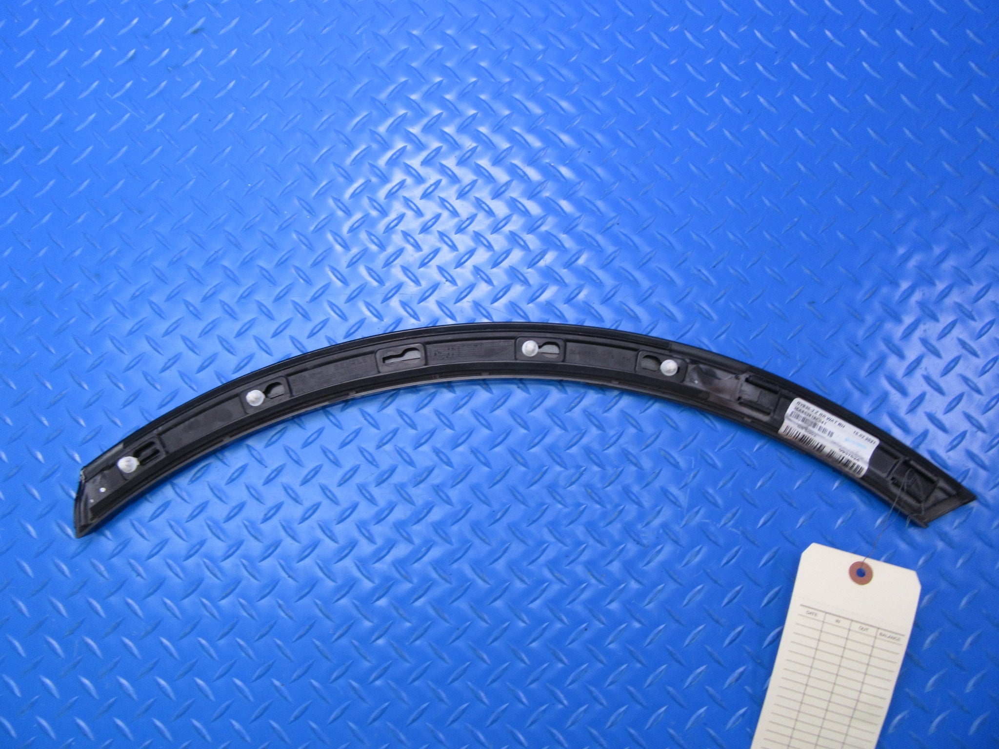 Bentley Bentayga right rear wheel arch trim #0061