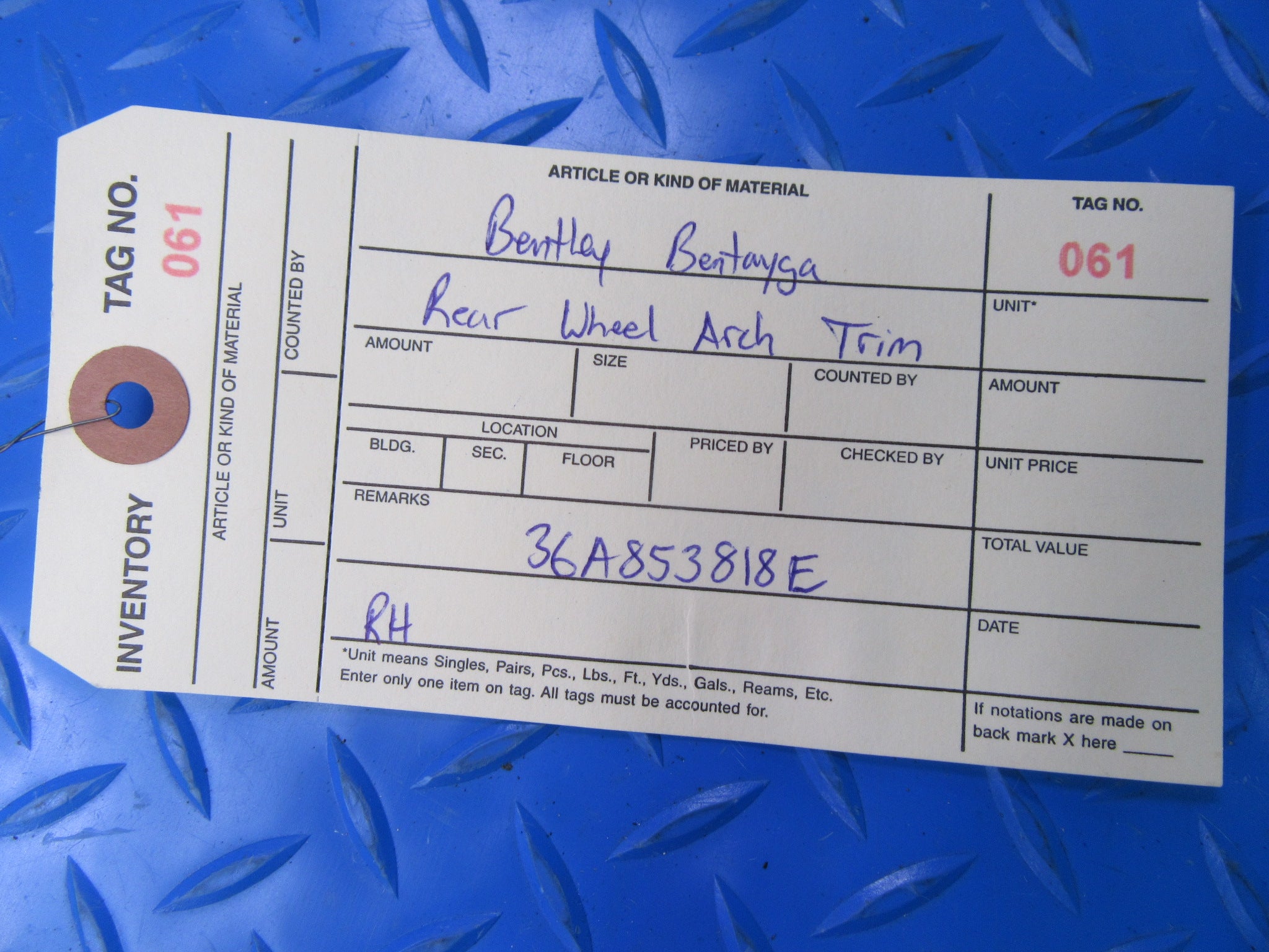 Bentley Bentayga right rear wheel arch trim #0061