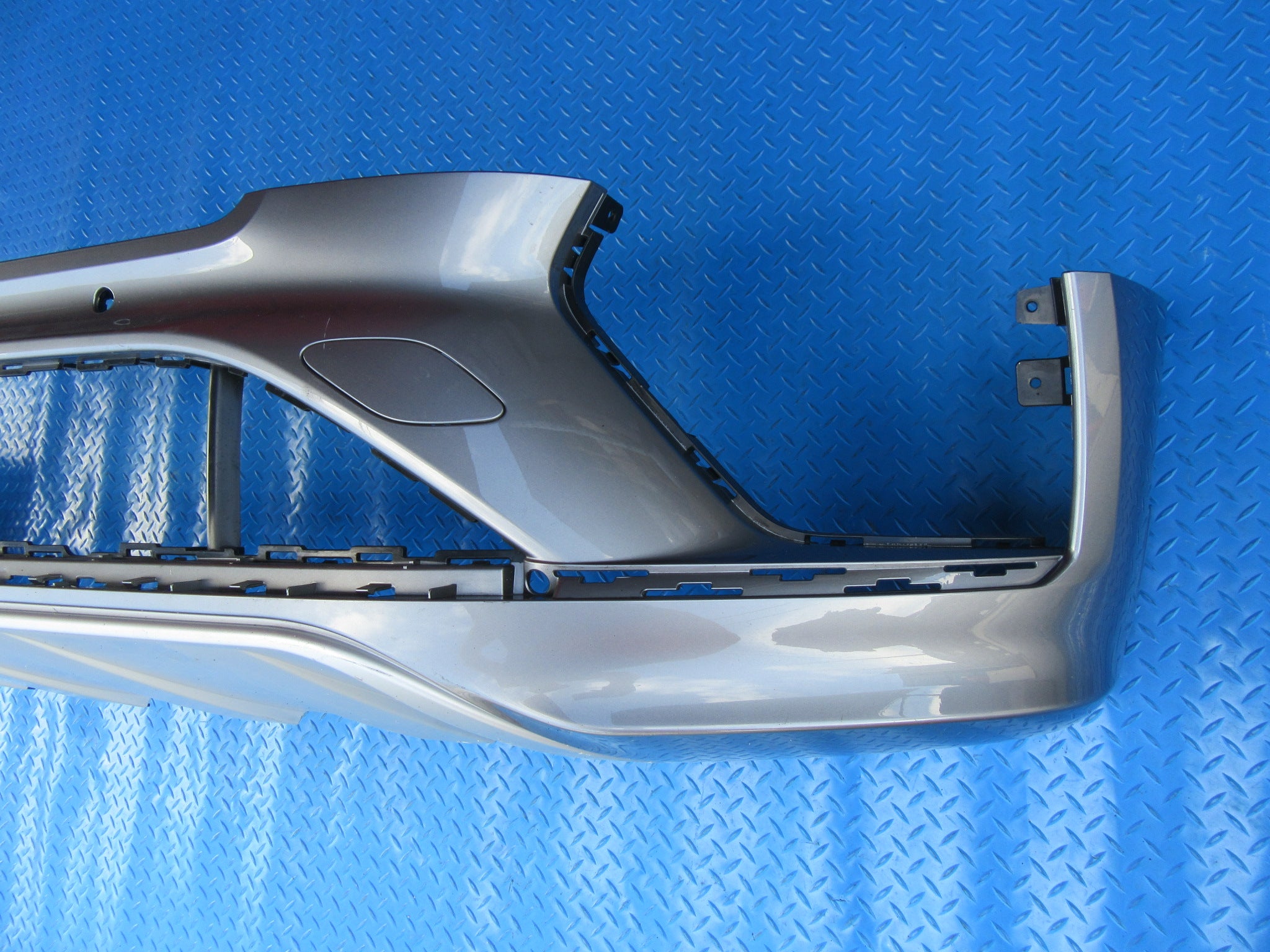 Bentley Bentayga front bumper cover #0077