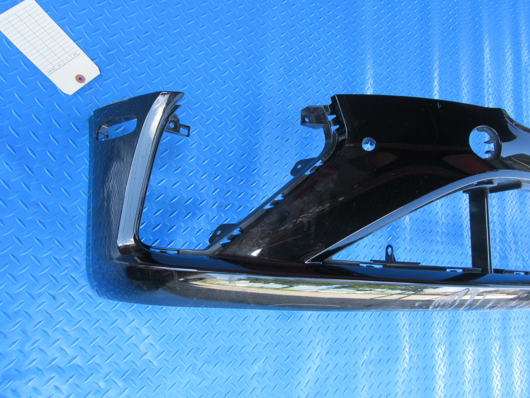 Bentley Bentayga front bumper cover #0076