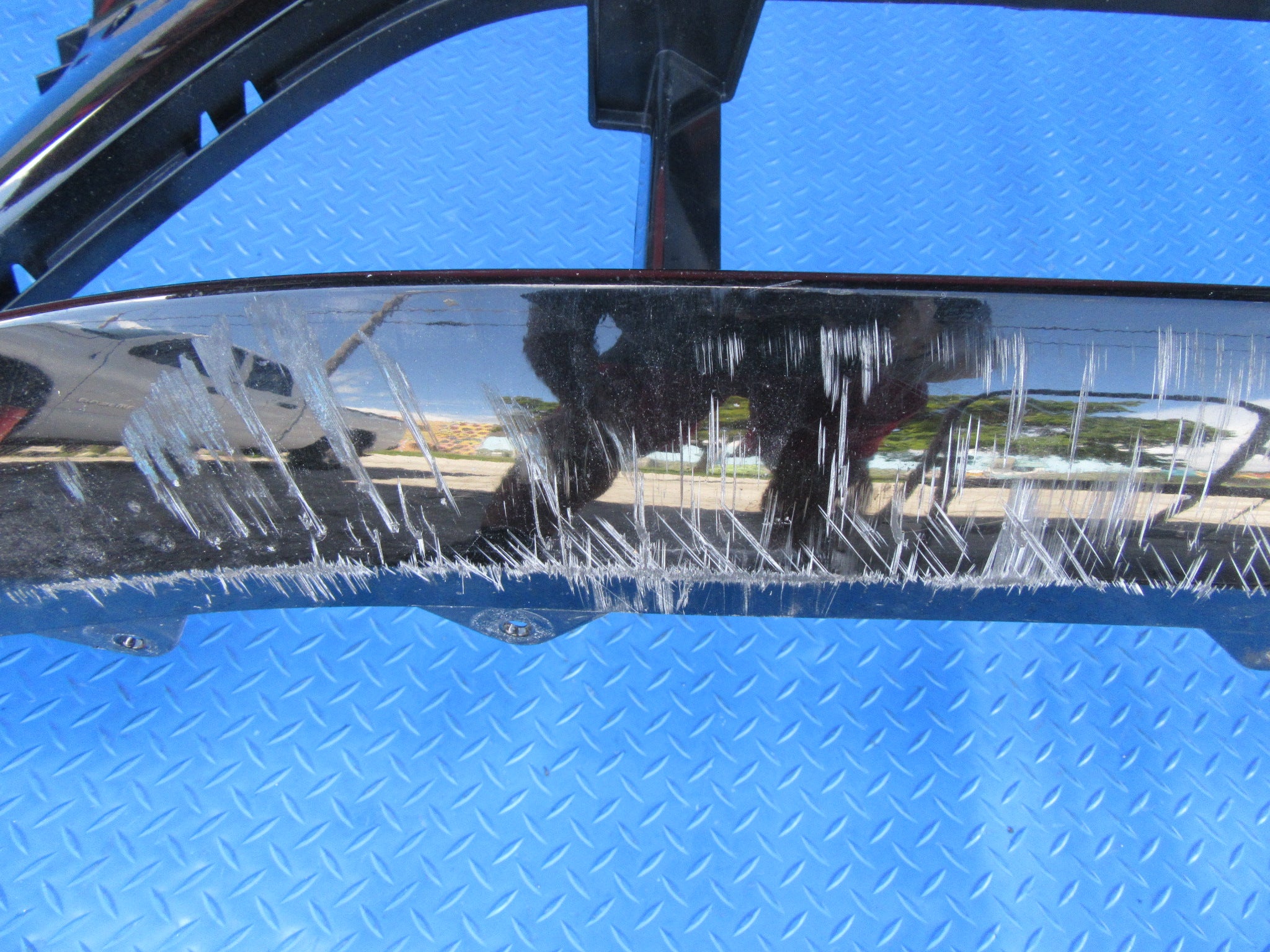 Bentley Bentayga front bumper cover #0076