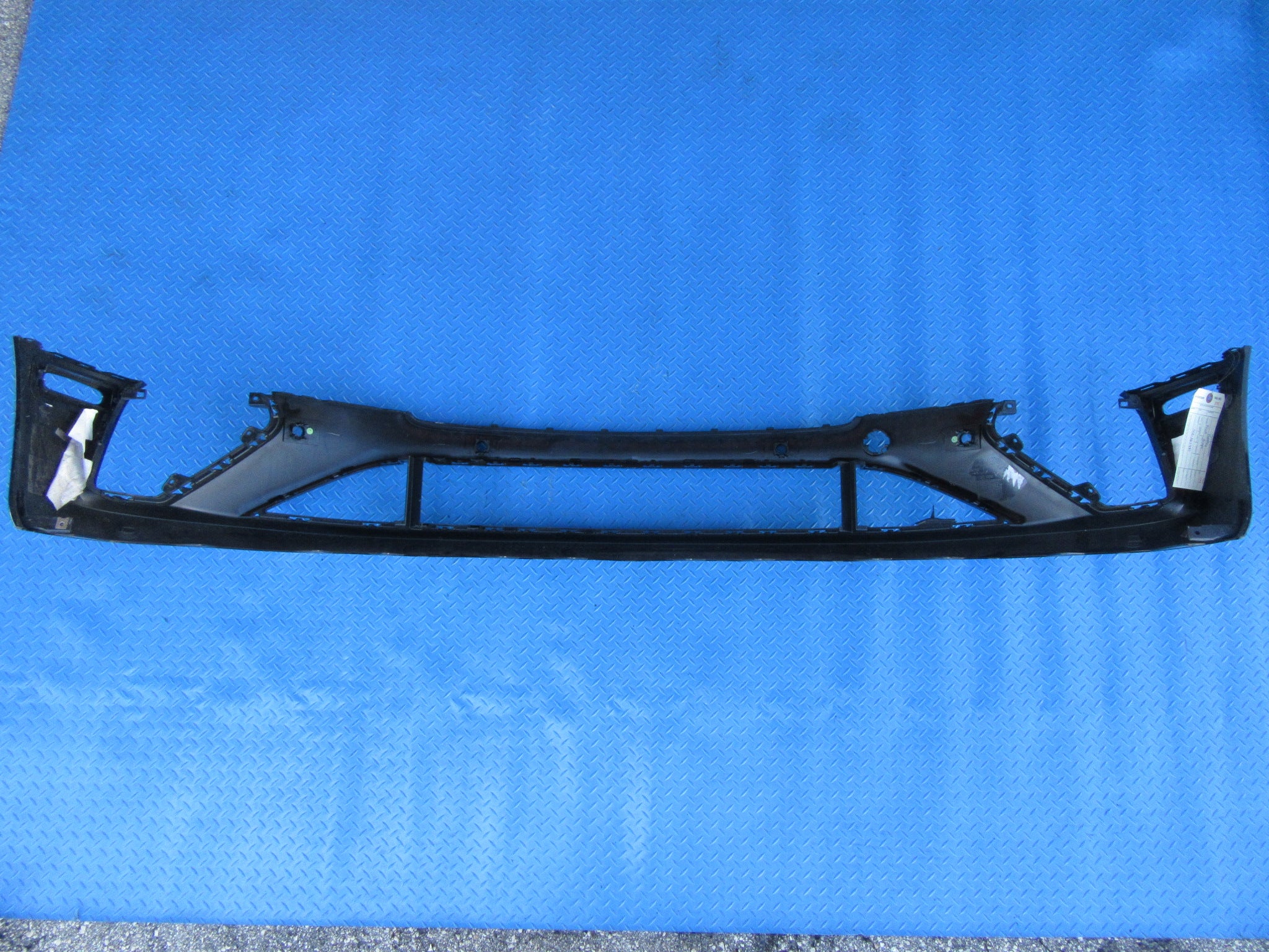 Bentley Bentayga front bumper cover #0076