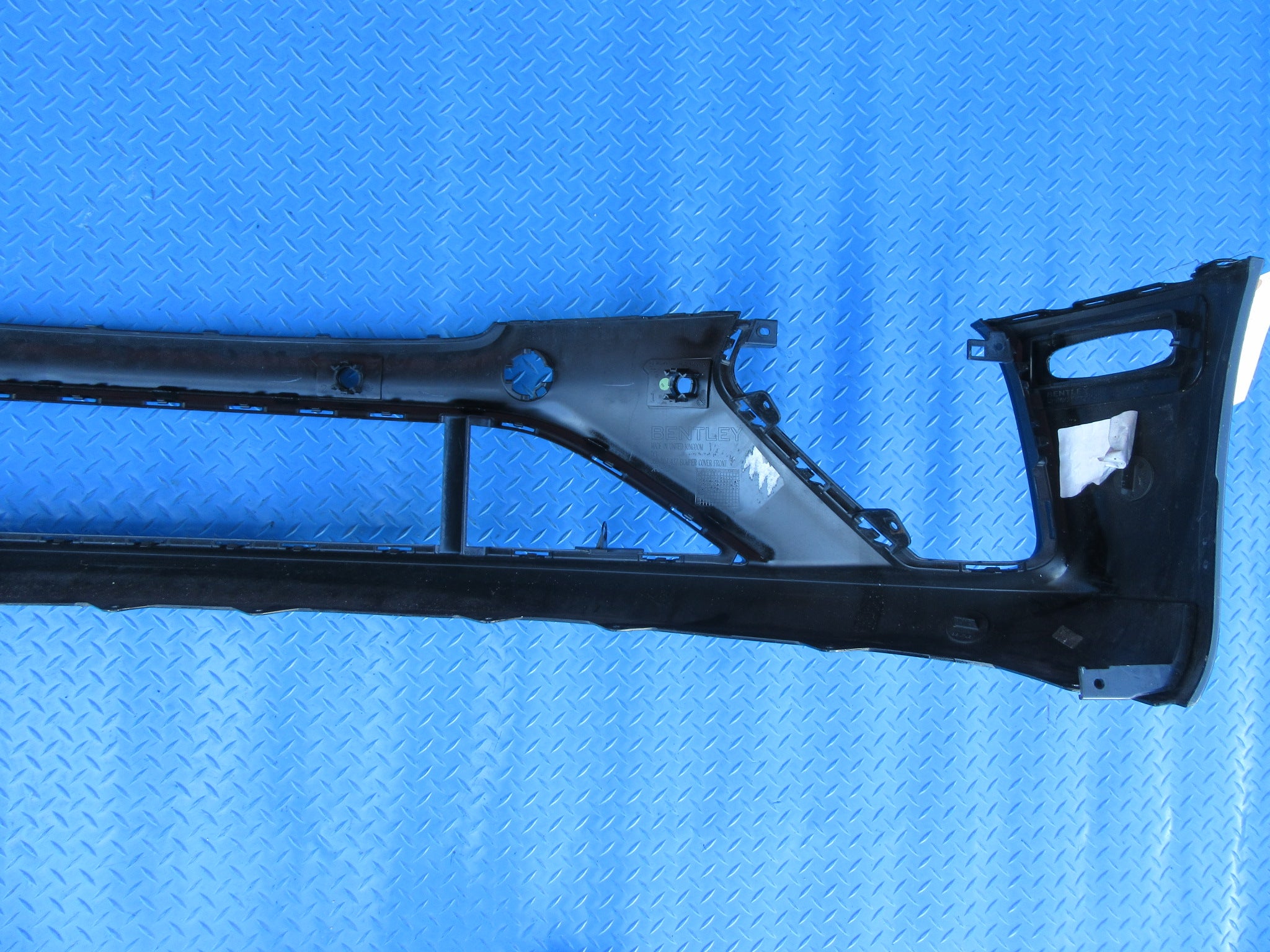 Bentley Bentayga front bumper cover #0076