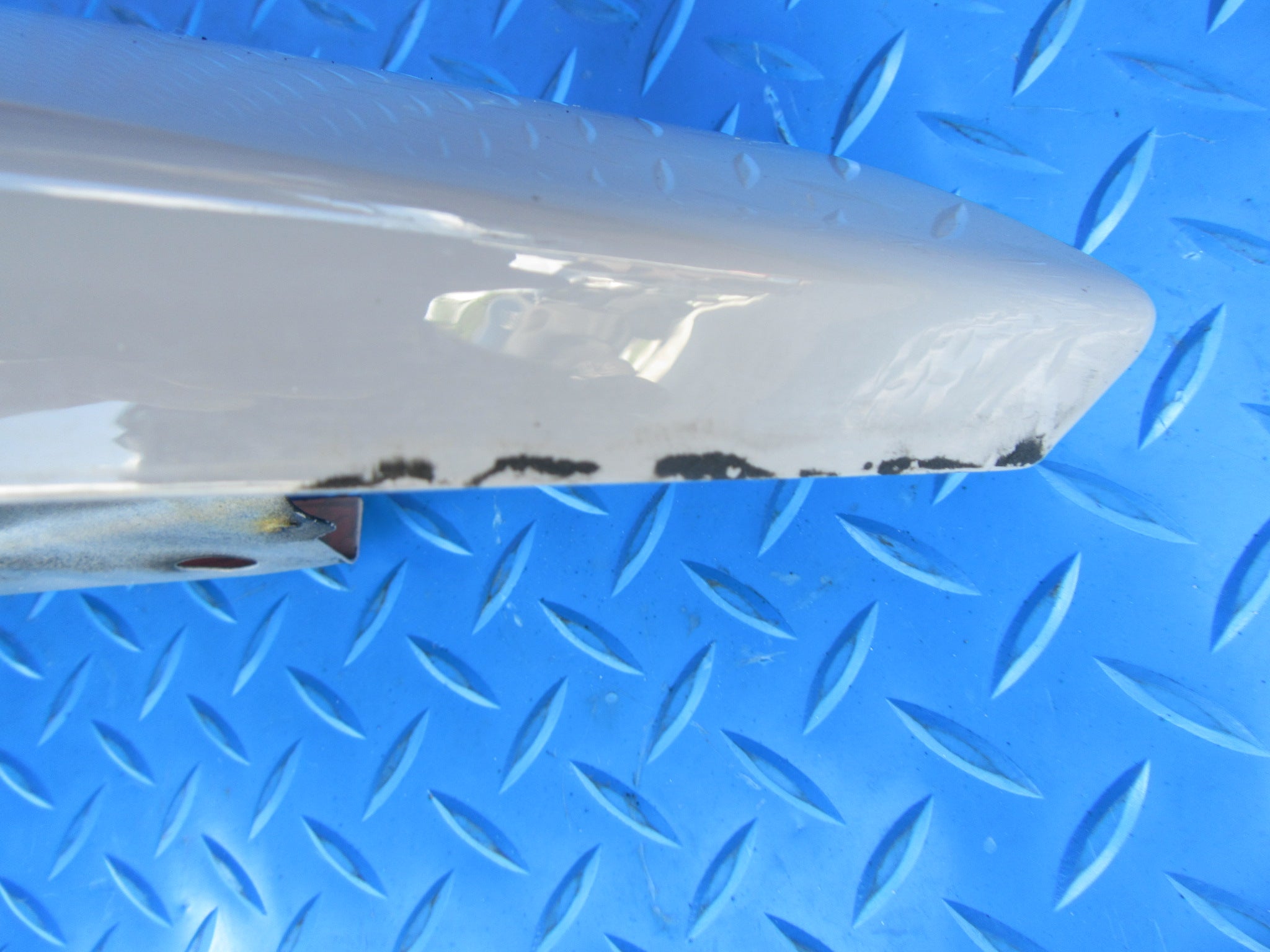 Rolls Royce Cullinan right fender #0079