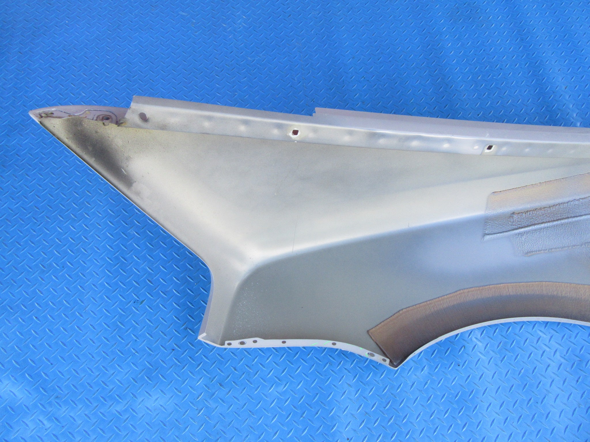 Rolls Royce Cullinan right fender #0079