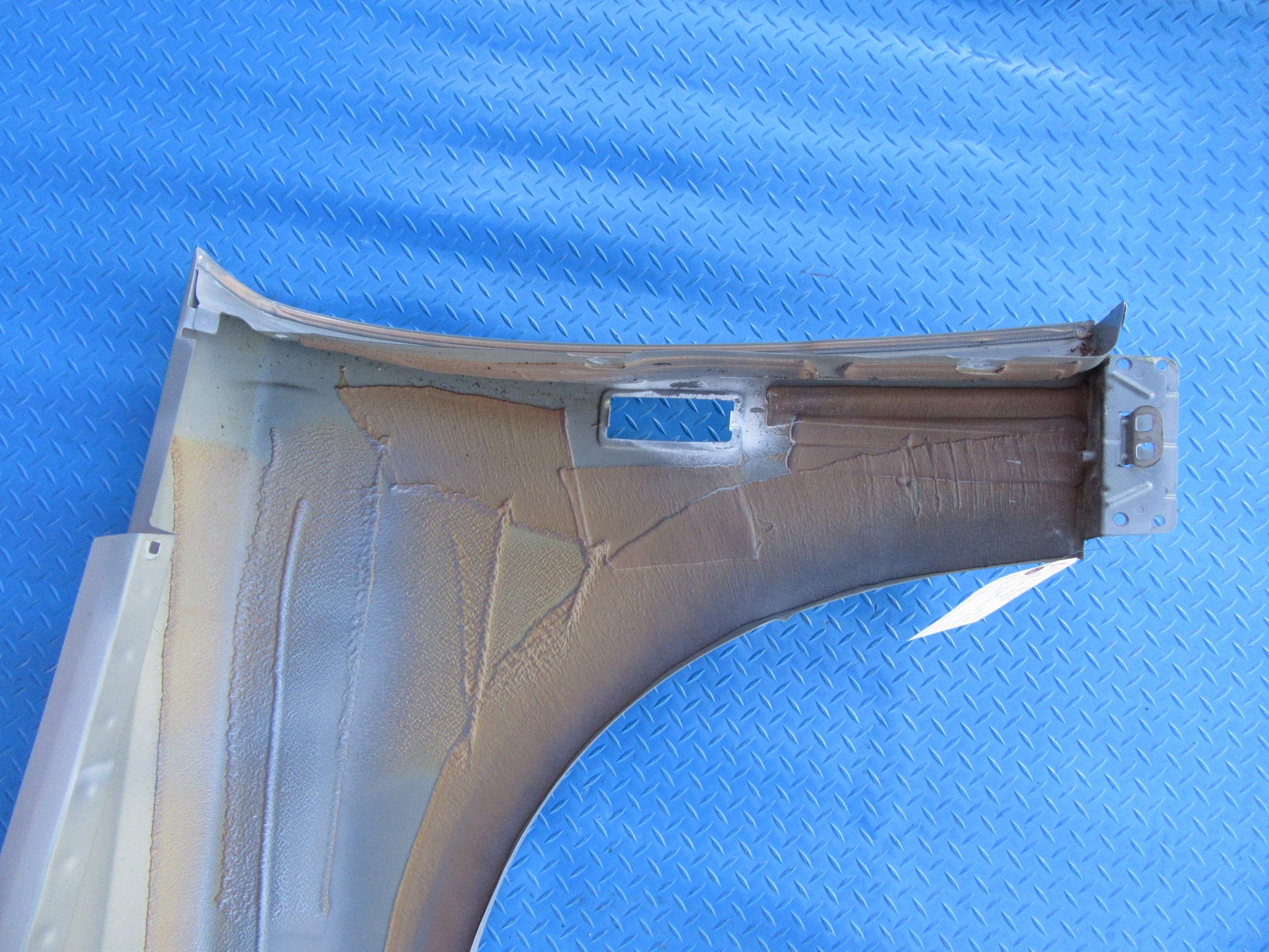 Rolls Royce Cullinan right fender #0079