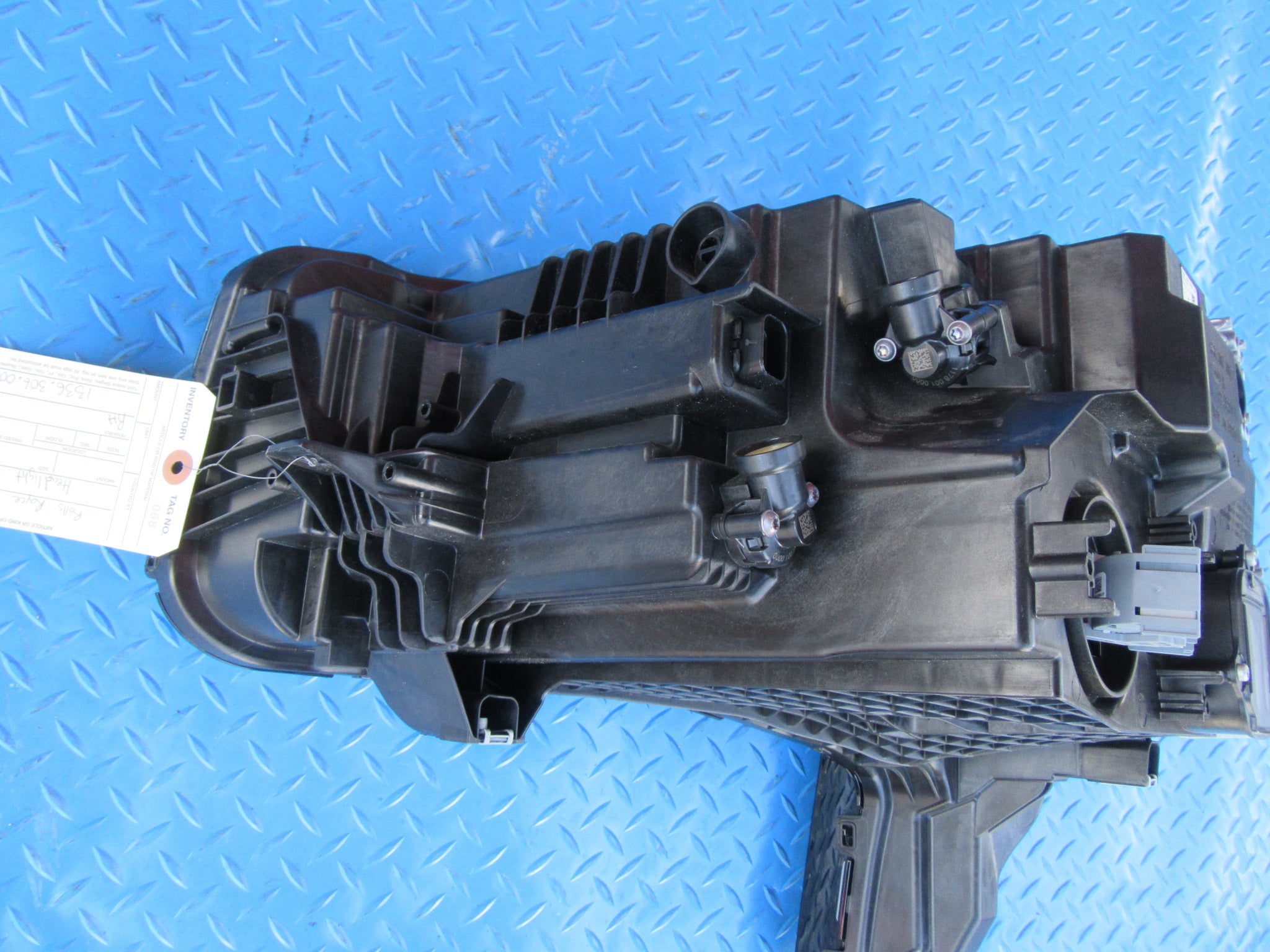 Rolls Royce Cullinan right headlight #0068