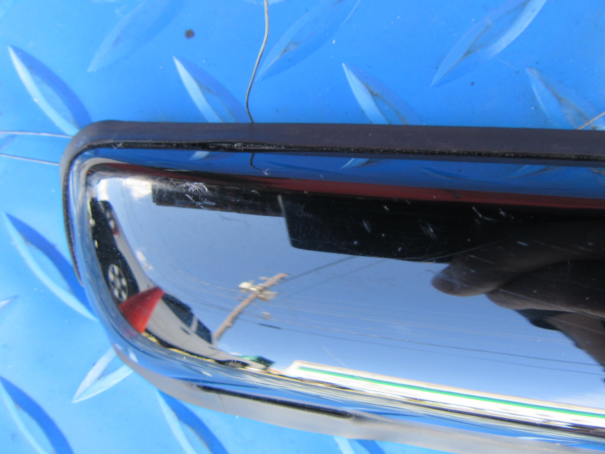 Rolls Royce Cullinan Black Badge left front door side rub strip #0074