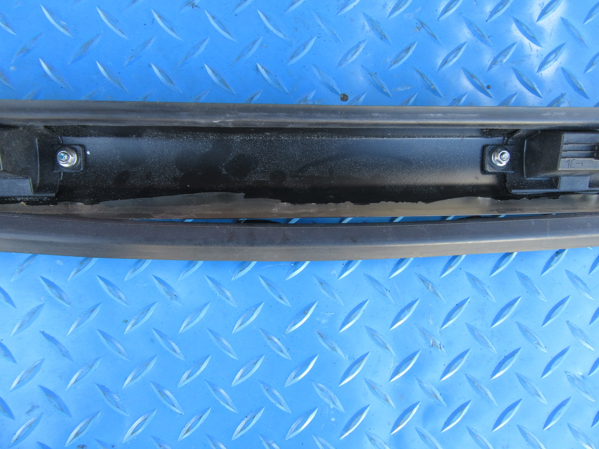 Rolls Royce Cullinan Black Badge left front door side rub strip #0074