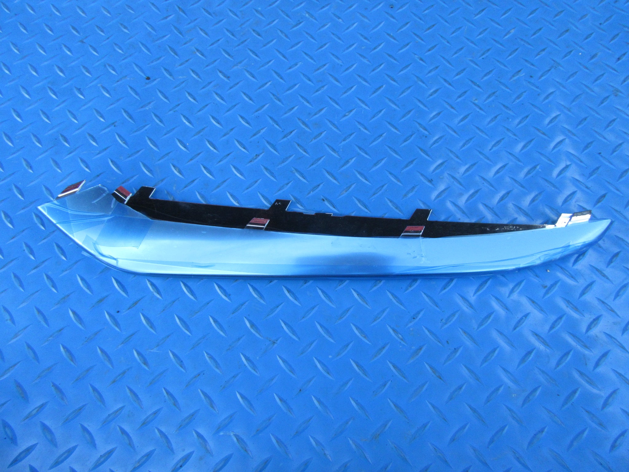 Rolls Royce Cullinan left front bumper chrome grille trim NEW #0067