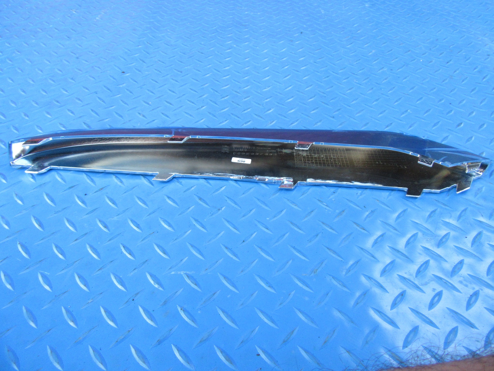 Rolls Royce Cullinan left front bumper chrome grille trim NEW #0067