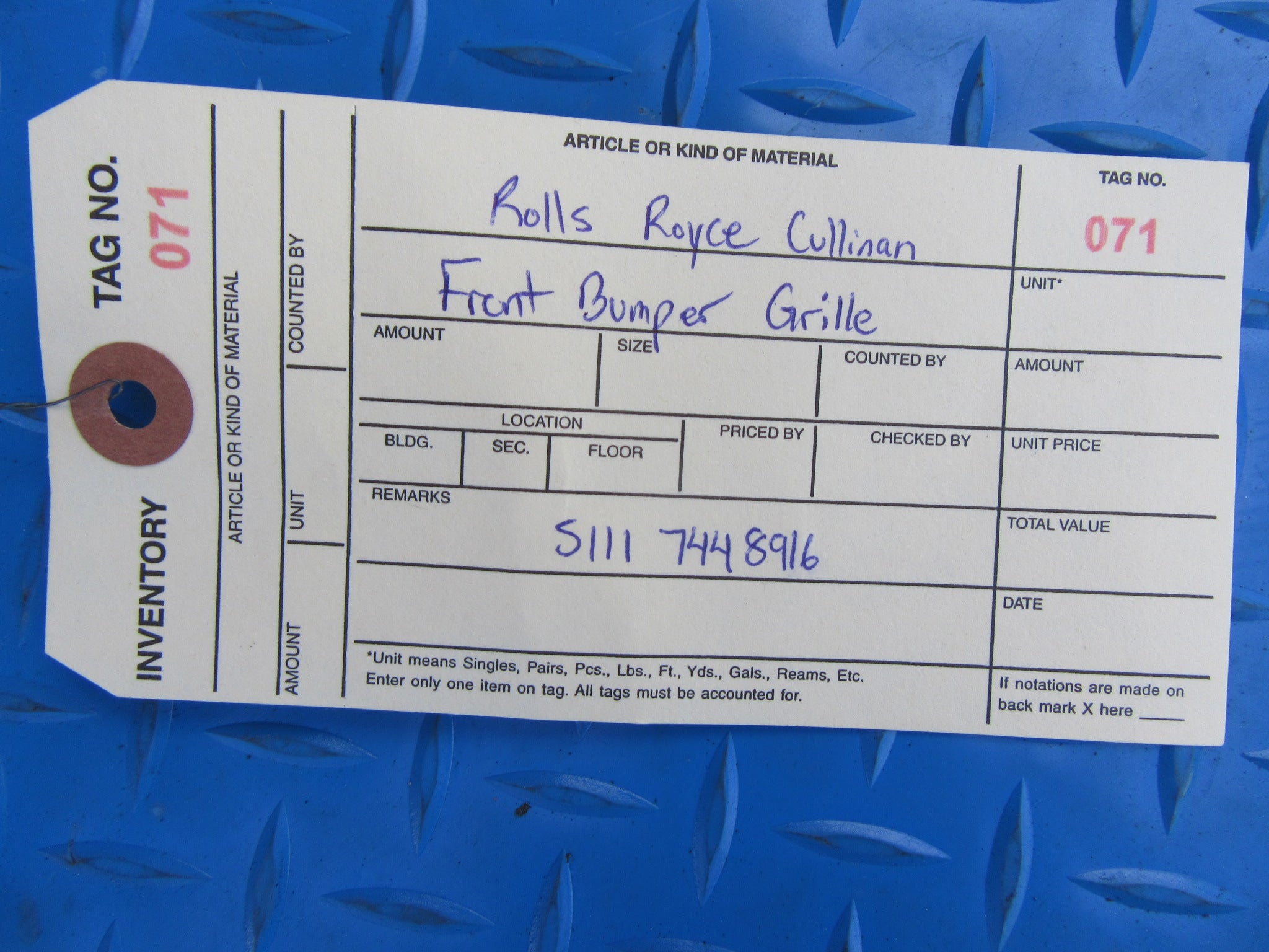 Rolls Royce Cullinan right front bumper grille NEW #0071