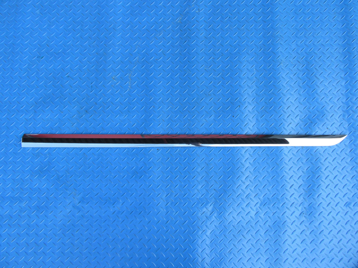 Bentley Bentayga right front door chrome trim NEW #0082