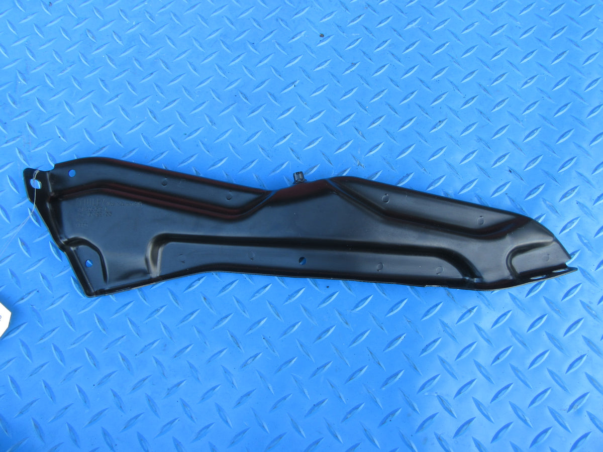 Bentley Bentayga right intercooler bracket NEW #0083