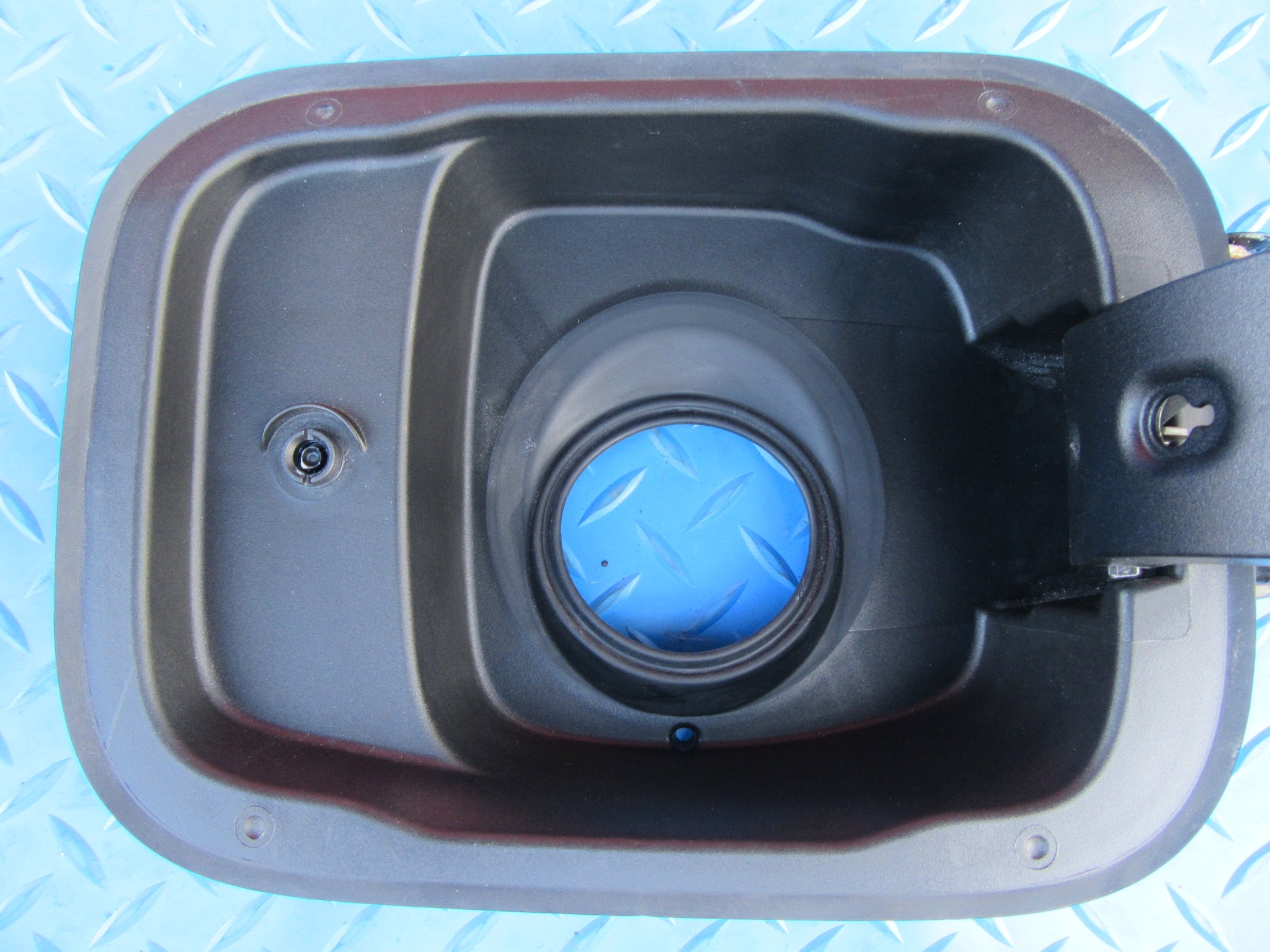 Rolls Royce Cullinan fuel filler door housing cover pot NEW #0084