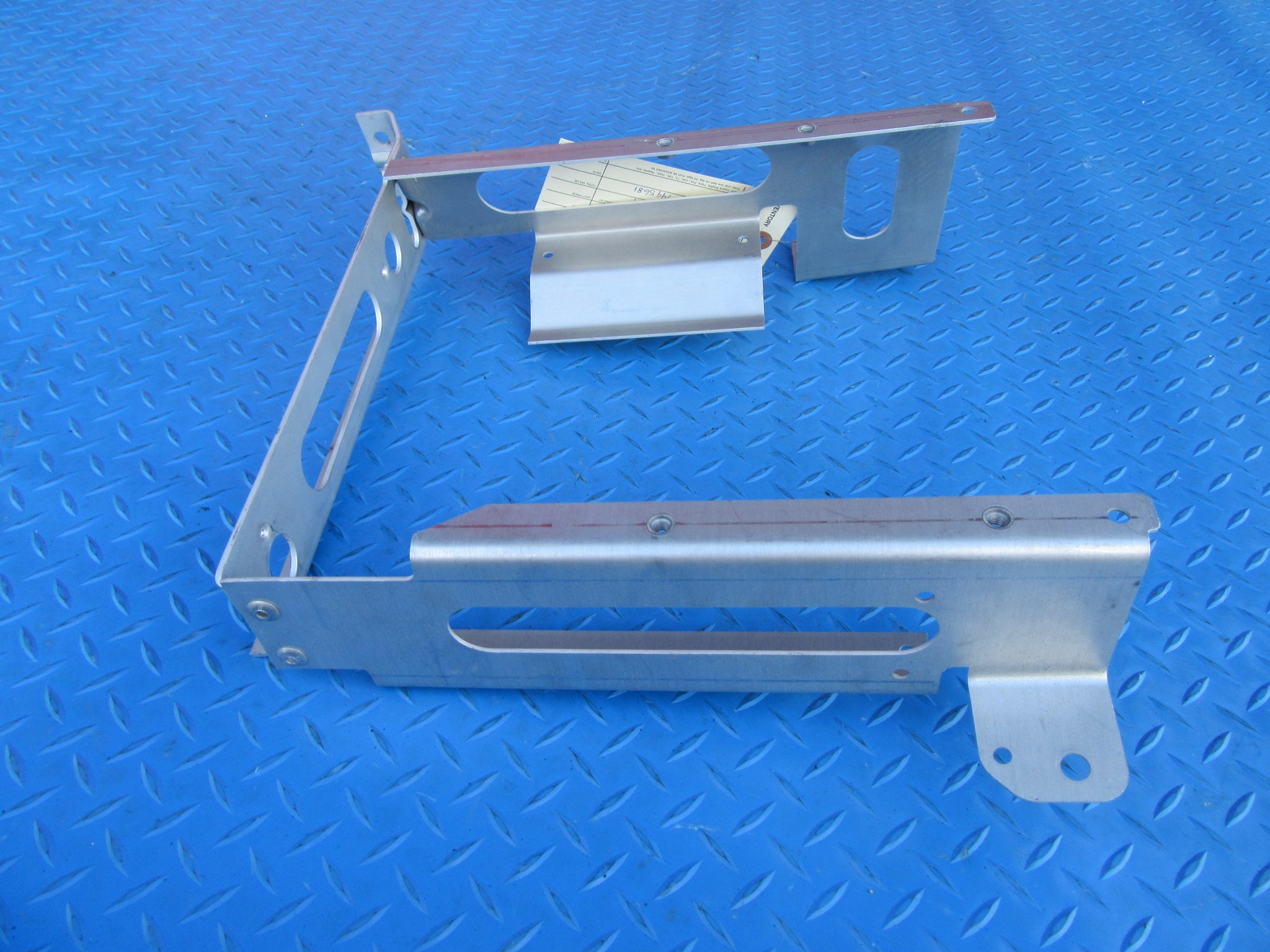 Rolls Royce Cullinan Ghost Phantom left air duct mounting frame #0087