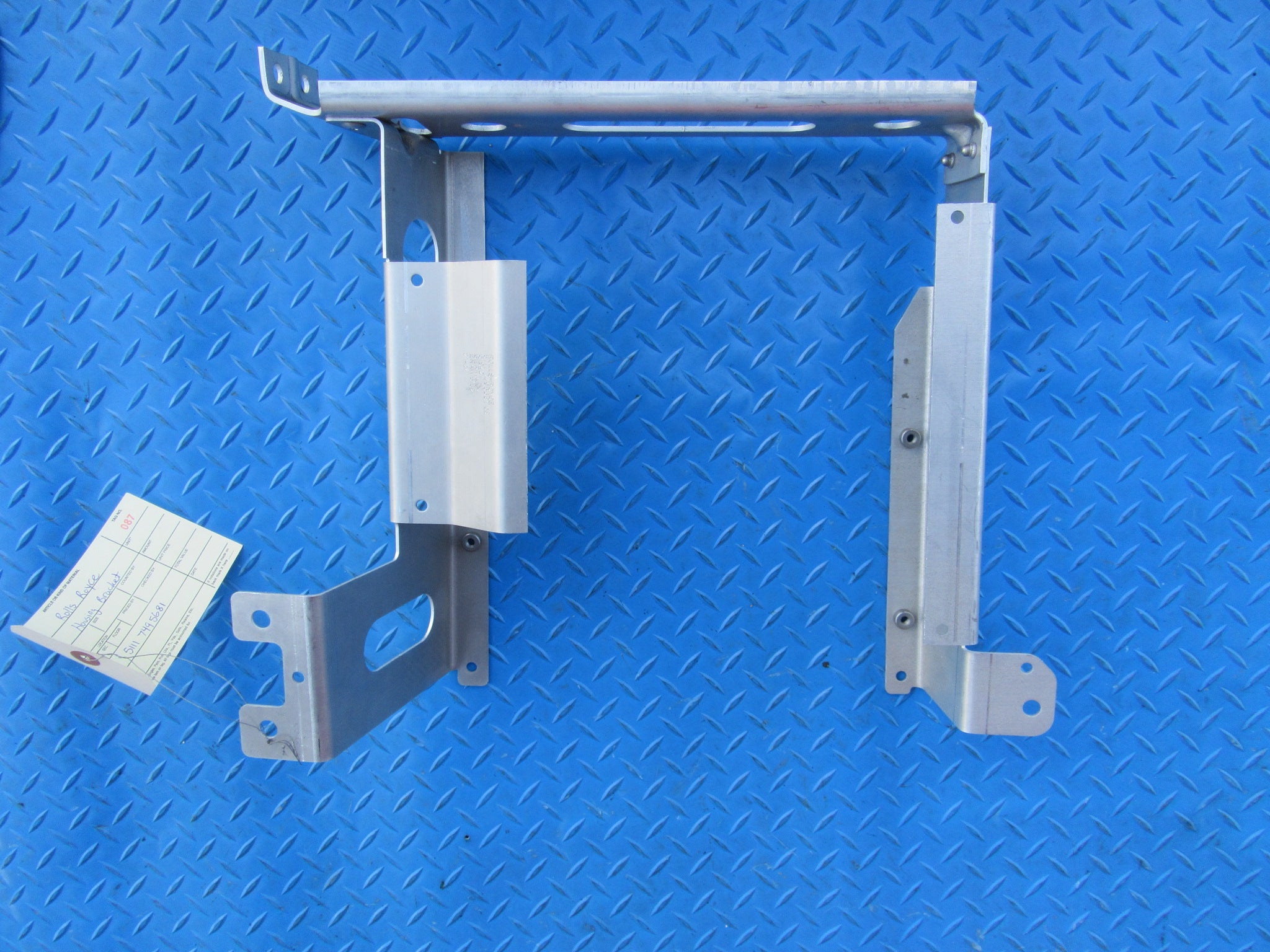 Rolls Royce Cullinan Ghost Phantom left air duct mounting frame #0087