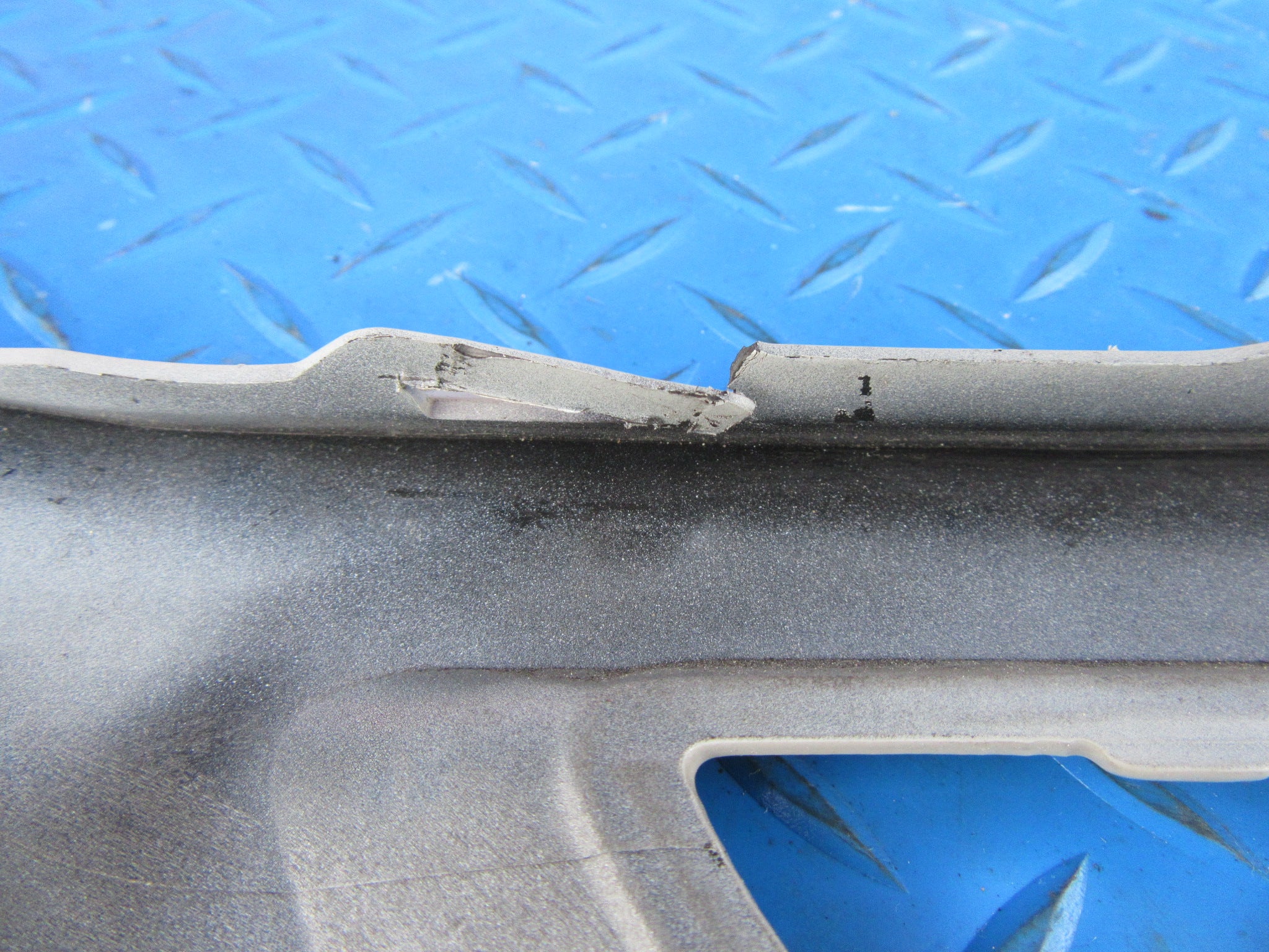 Rolls Royce Cullinan left rear bumper end panel #0065