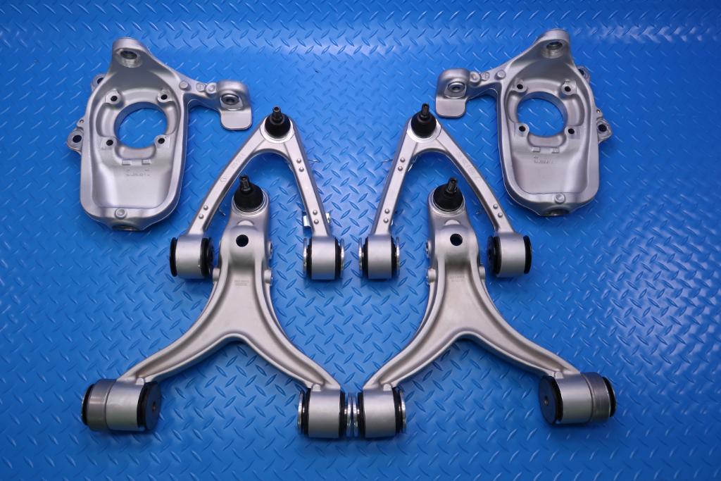 Maserati Quattroporte Granturismo left right suspension control arms spindles #13044