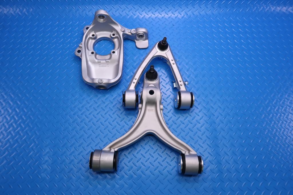 Maserati Quattroporte Granturismo left front suspension control arms spindle #13045